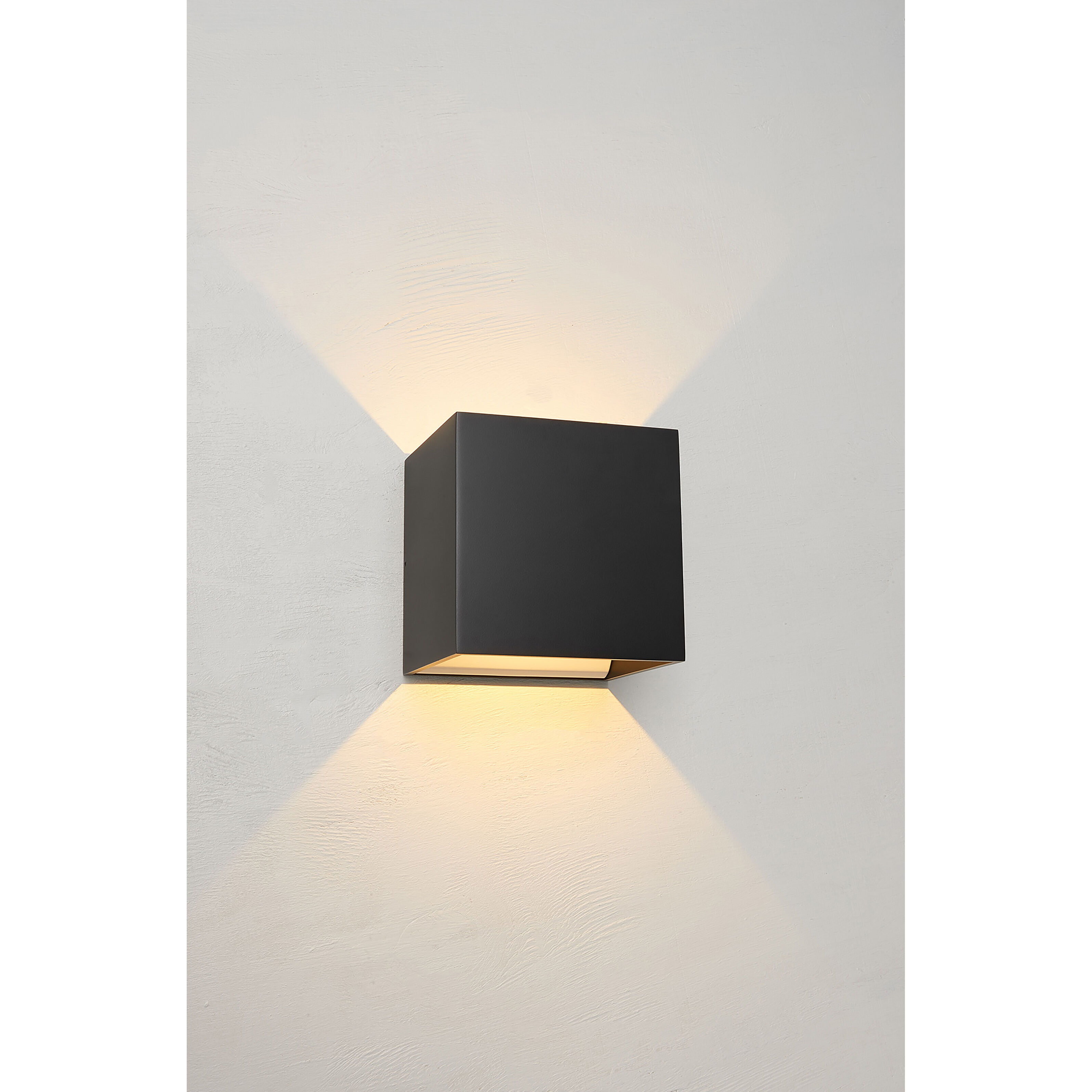 QB LED Wall Sconce Wall Light in Black