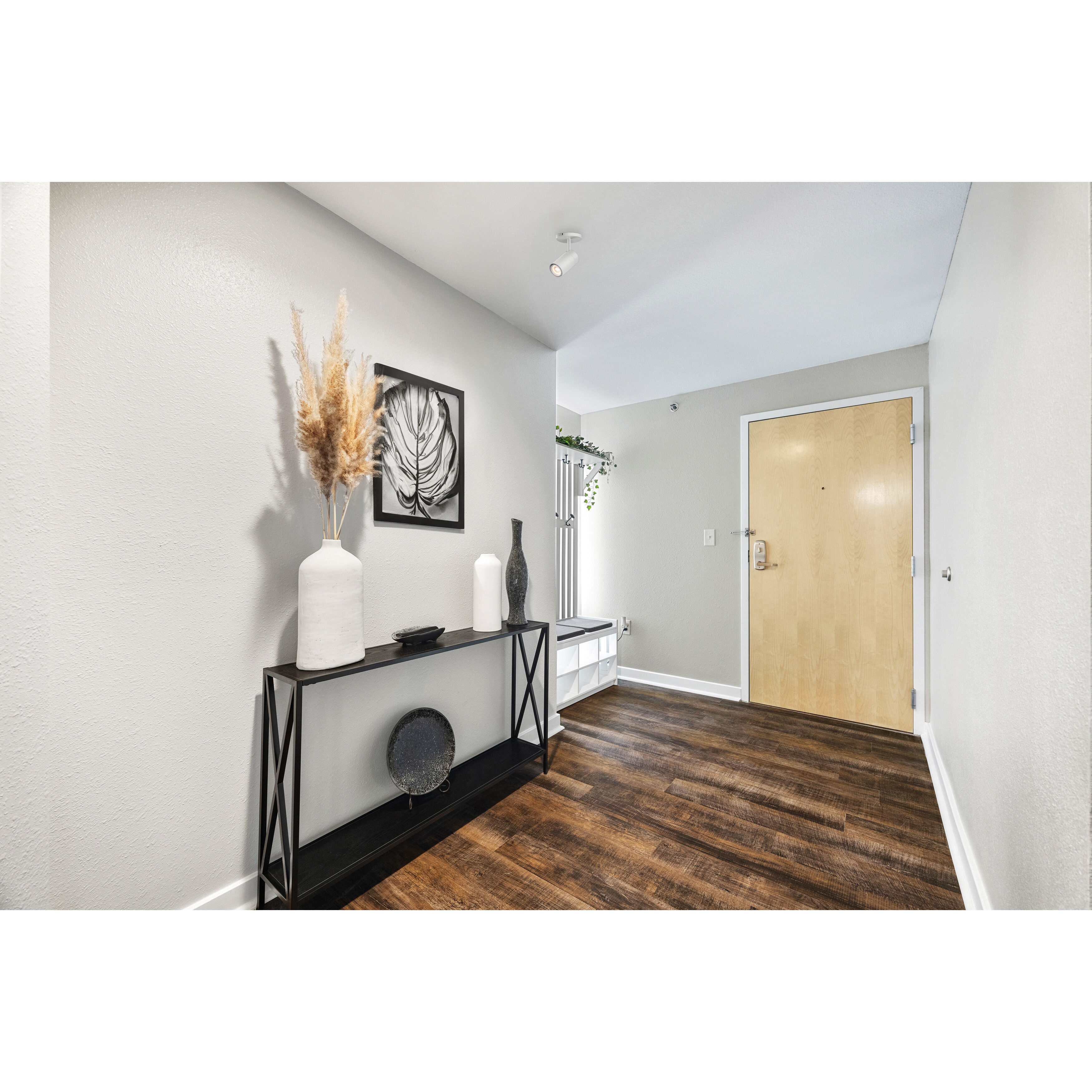 GX15 LED 2.8 inch White Surface Mount Ceiling Light in Monopoint