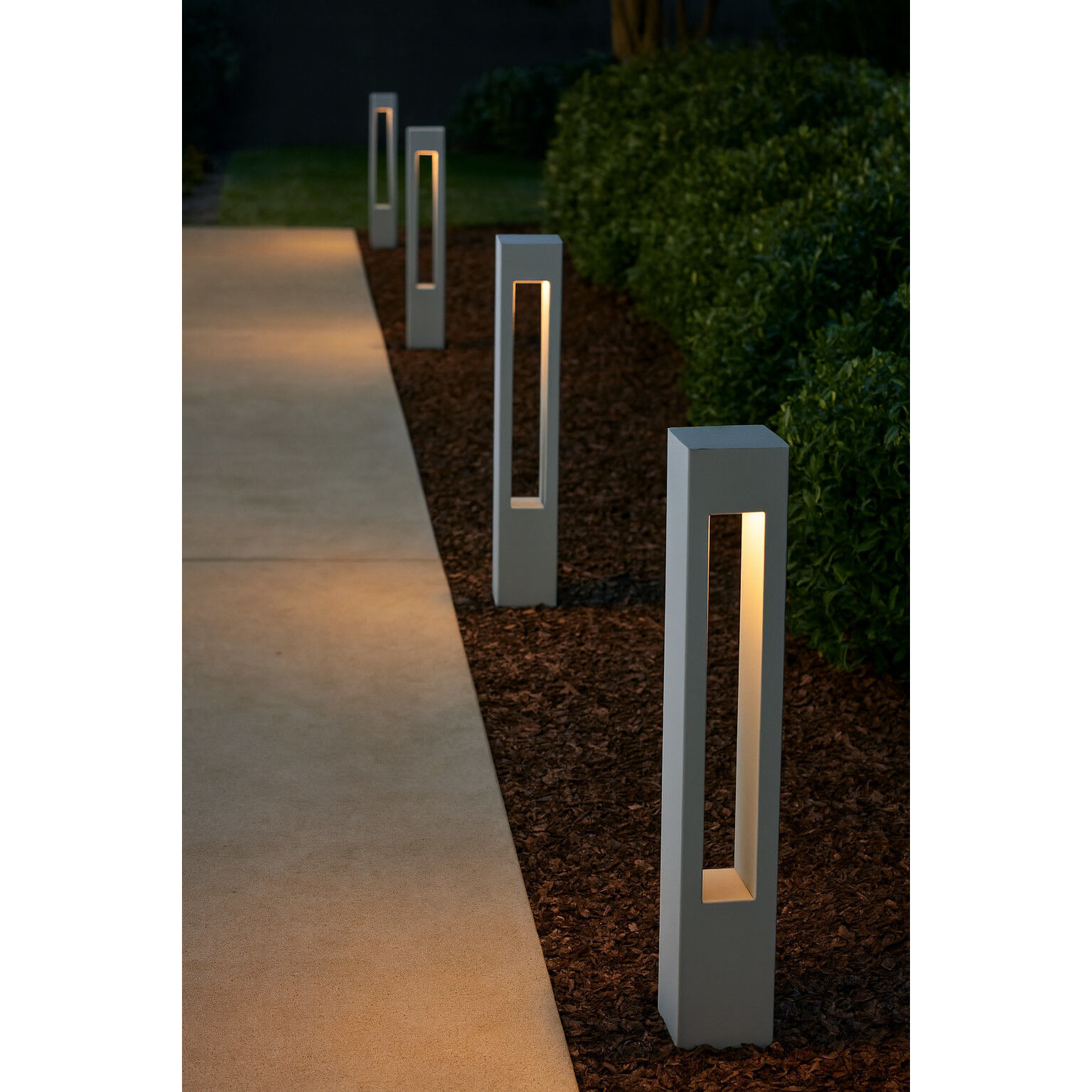 Atlantis 12v 4.00 watt Titanium Landscape Path Bollard, Square