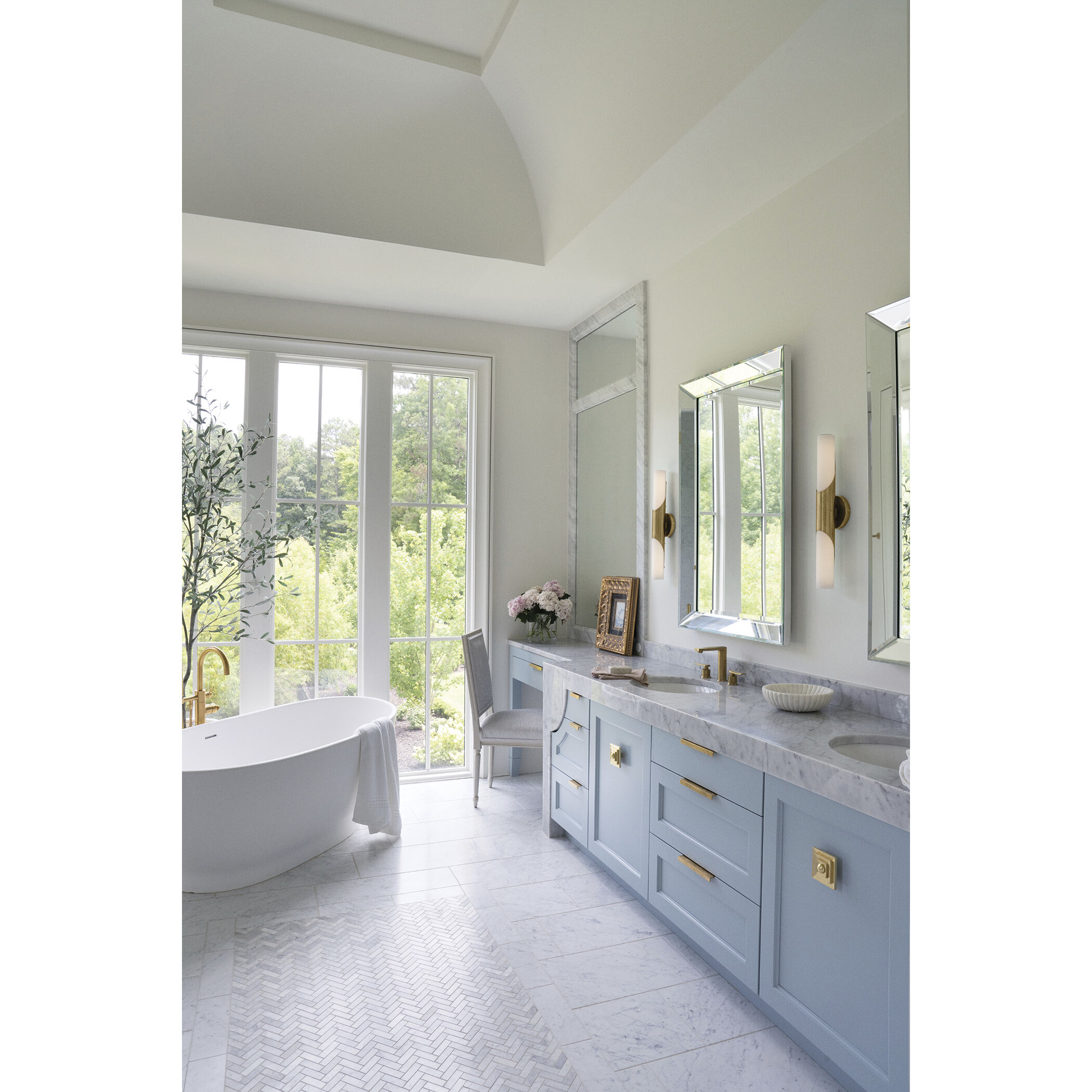 Grace LED 5 inch Textured Heritage Brass Bath Light Wall Light