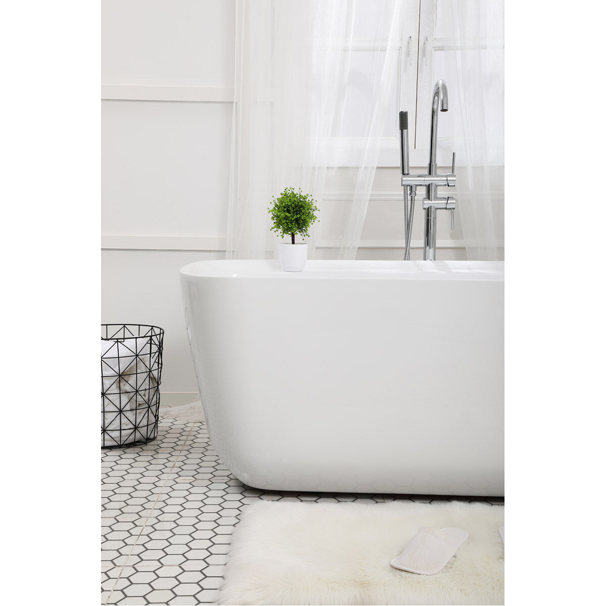 Calum Glossy White and Chrome Bathtub