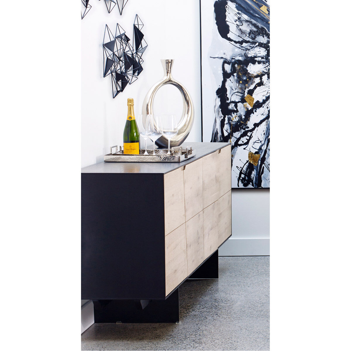 Qix Black Wall Décor