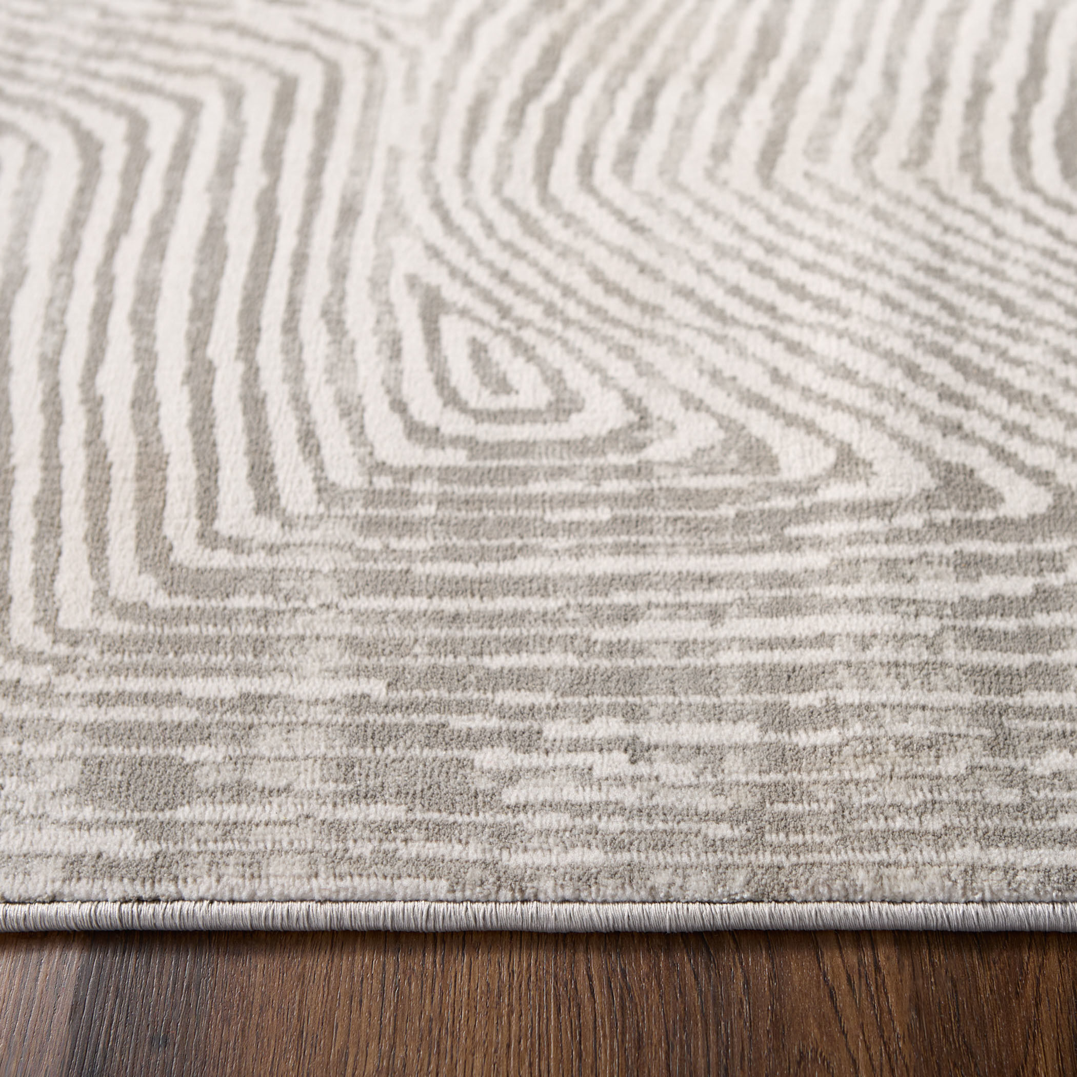 Laila 90 X 63 inch Earth Tones Rug in 5 x 7