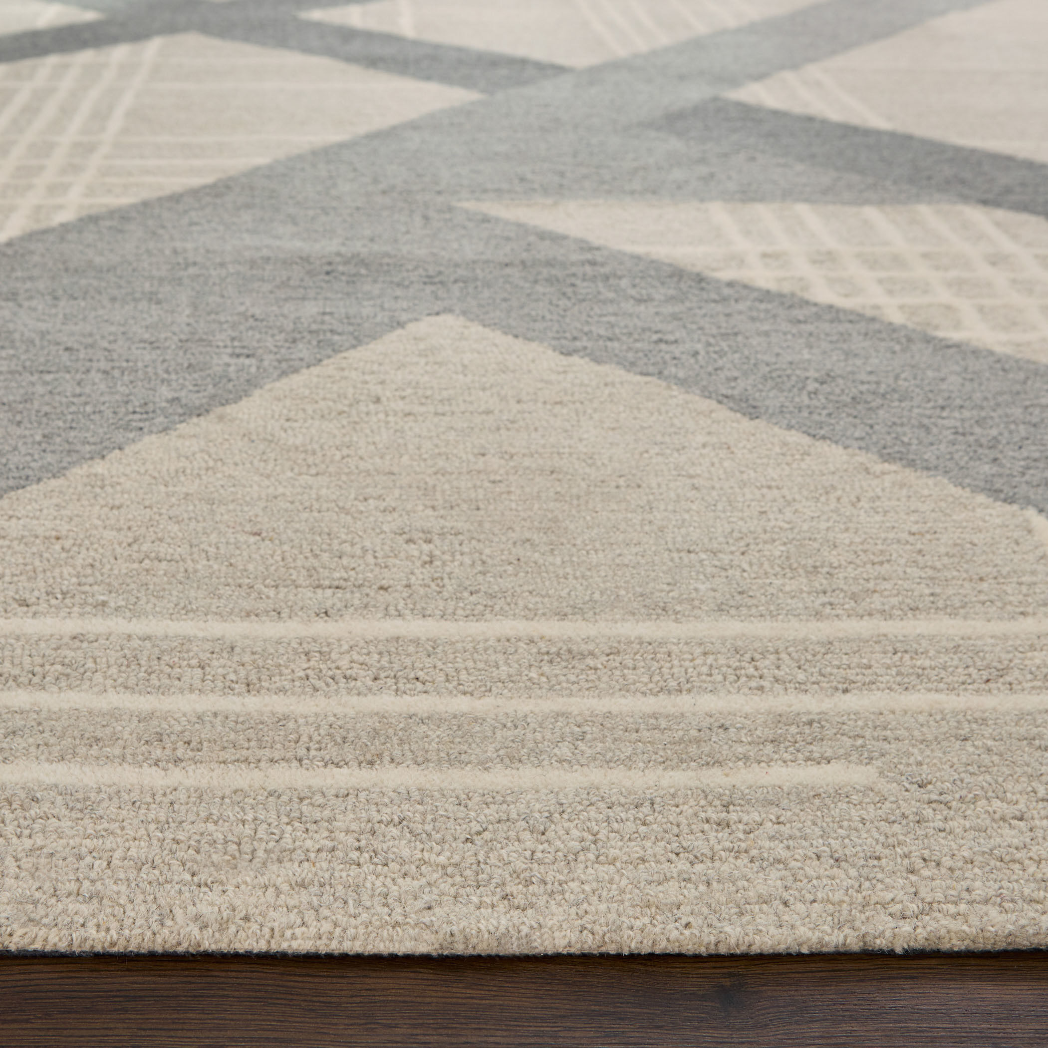 Sachin 90 X 63 inch Grey/ Neutral Rug in 5 x 7