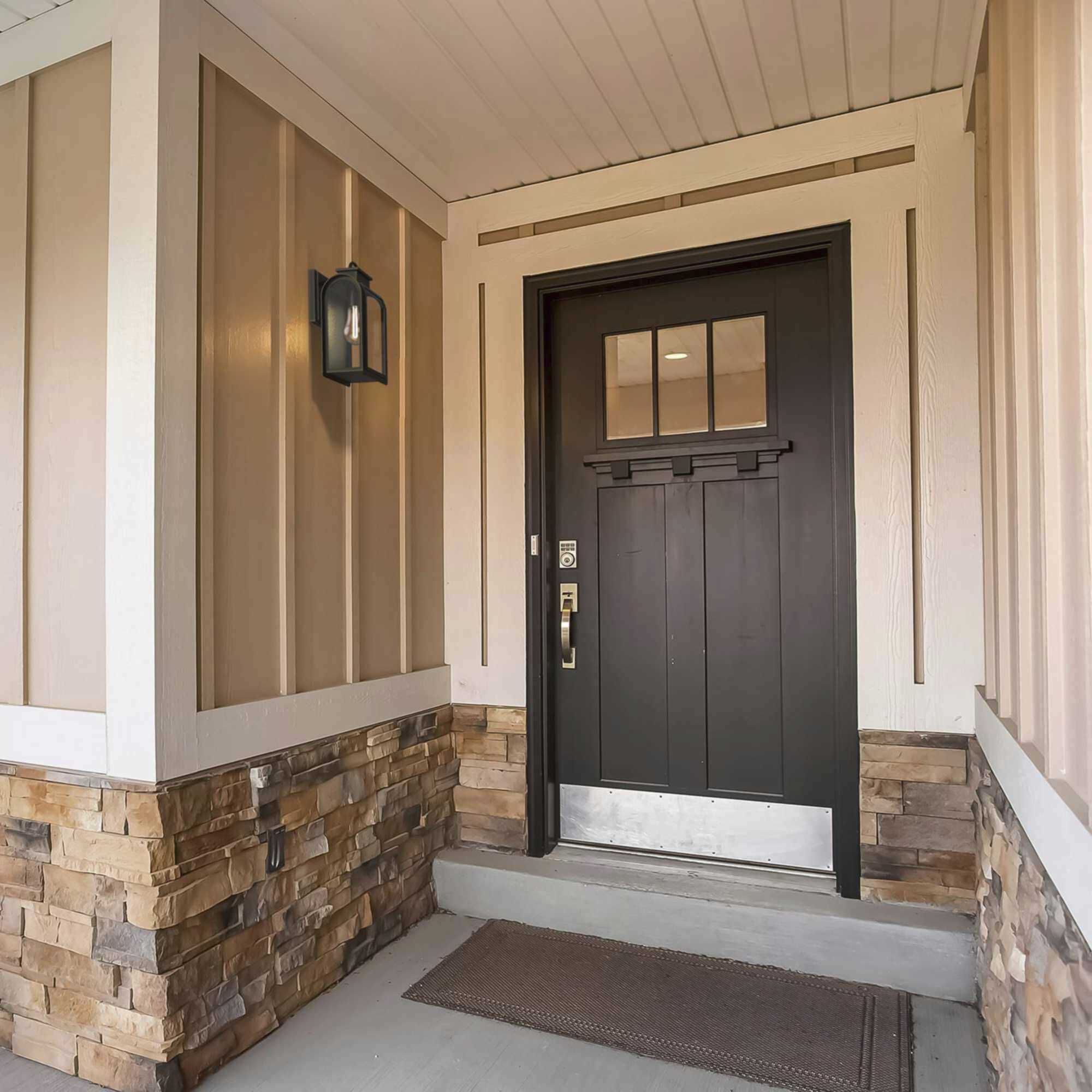 Refuge Outdoor Wall Lantern, Small