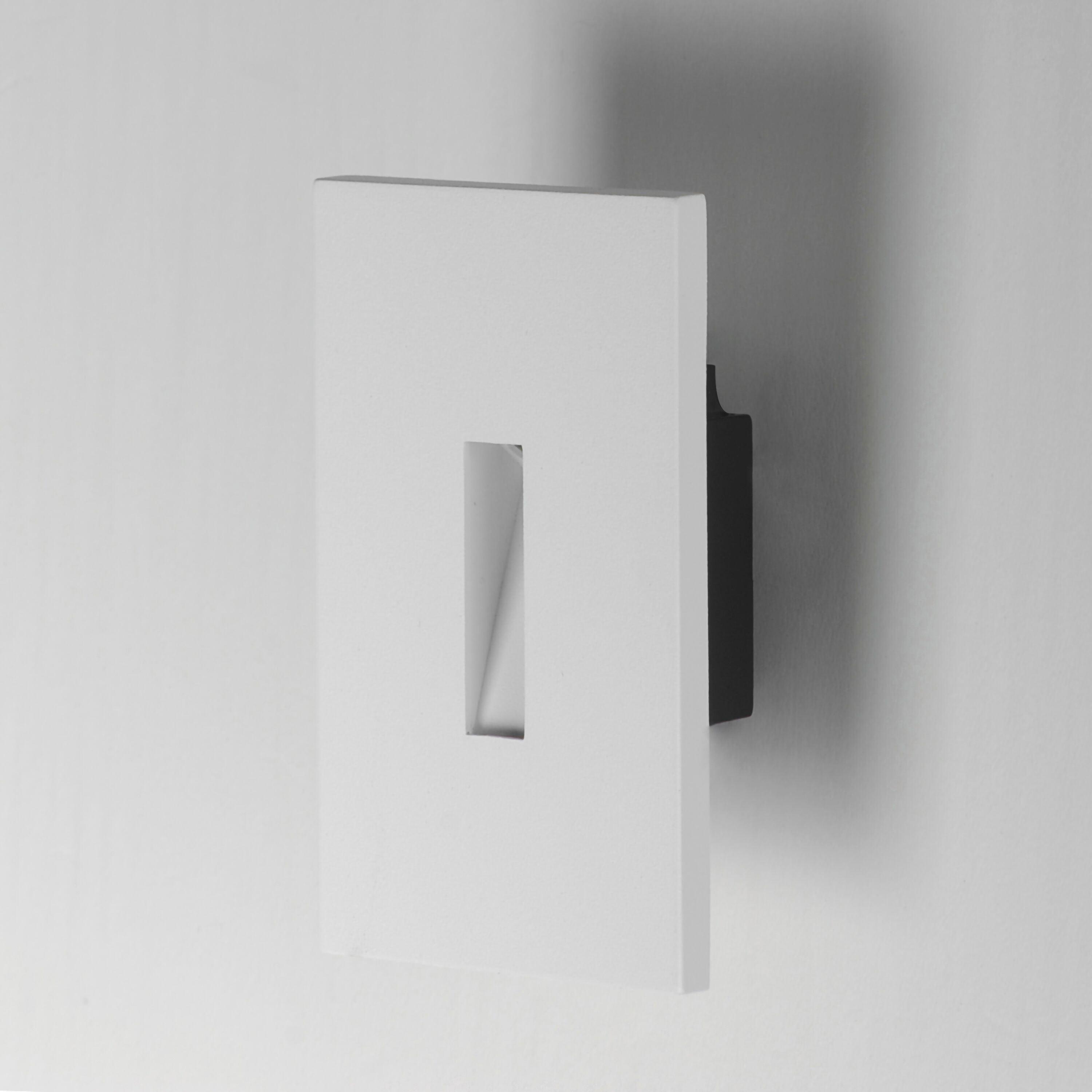 Path 120 3 watt White Outdoor Pathway Light