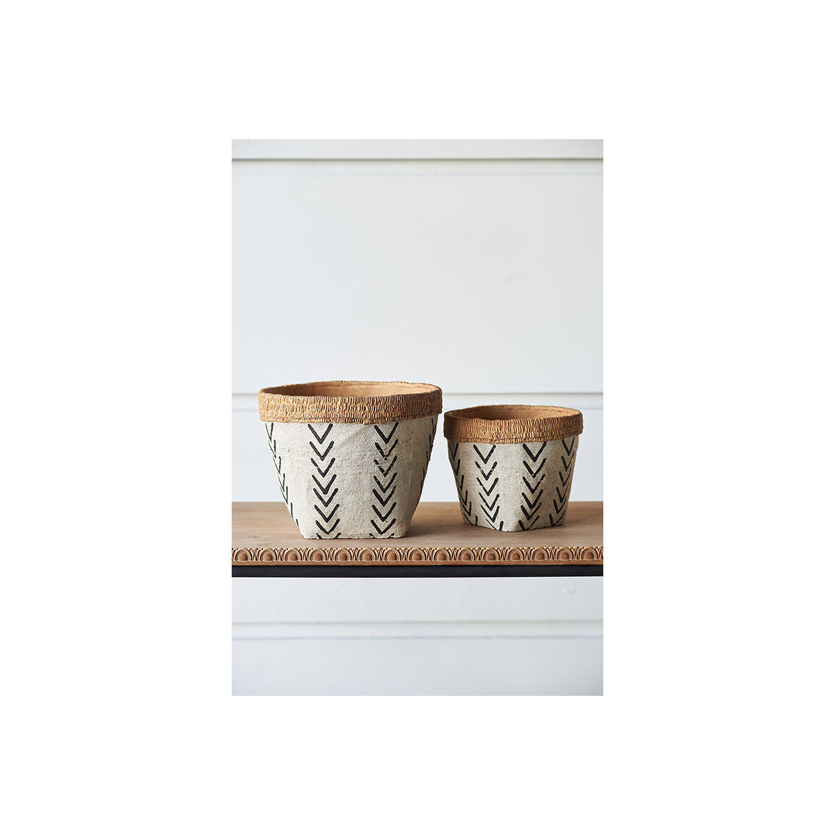 Round Natural and Black Outdoor Planter