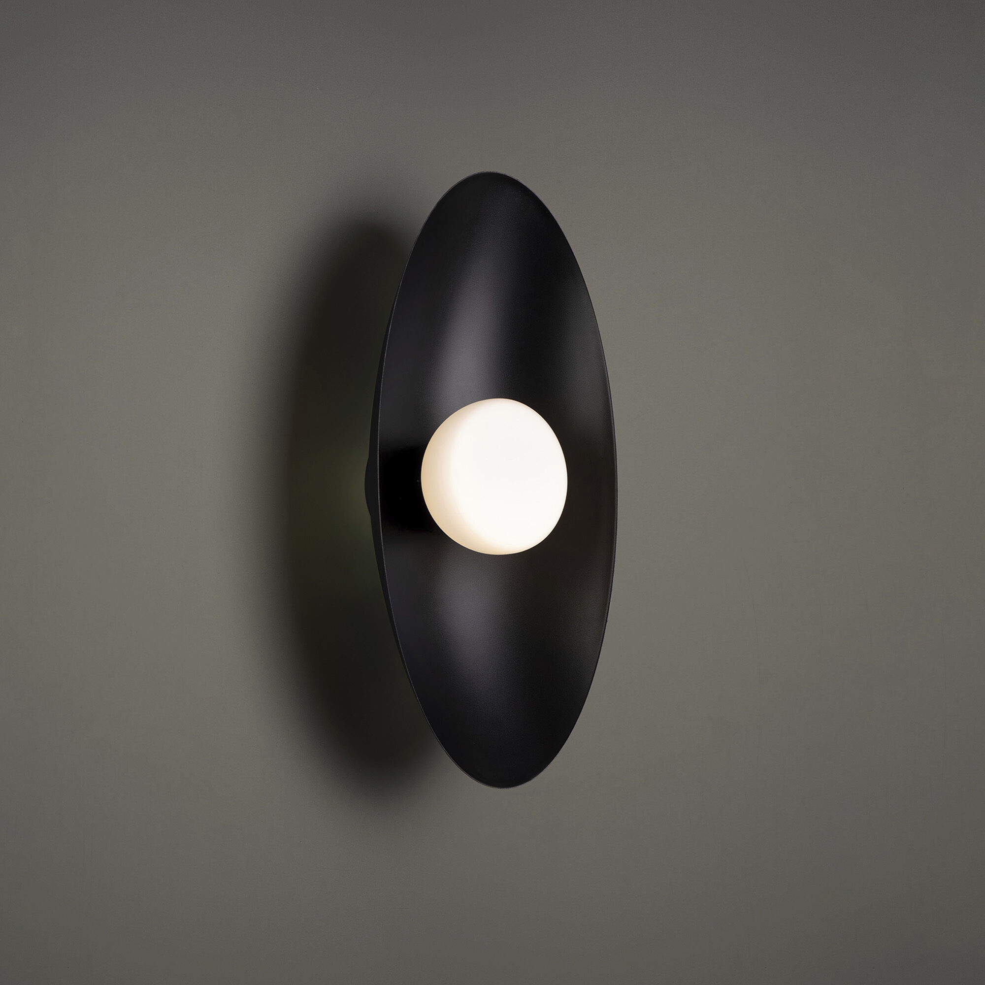 Glamour Wall Sconce Wall Light in 3500K, Black, dweLED