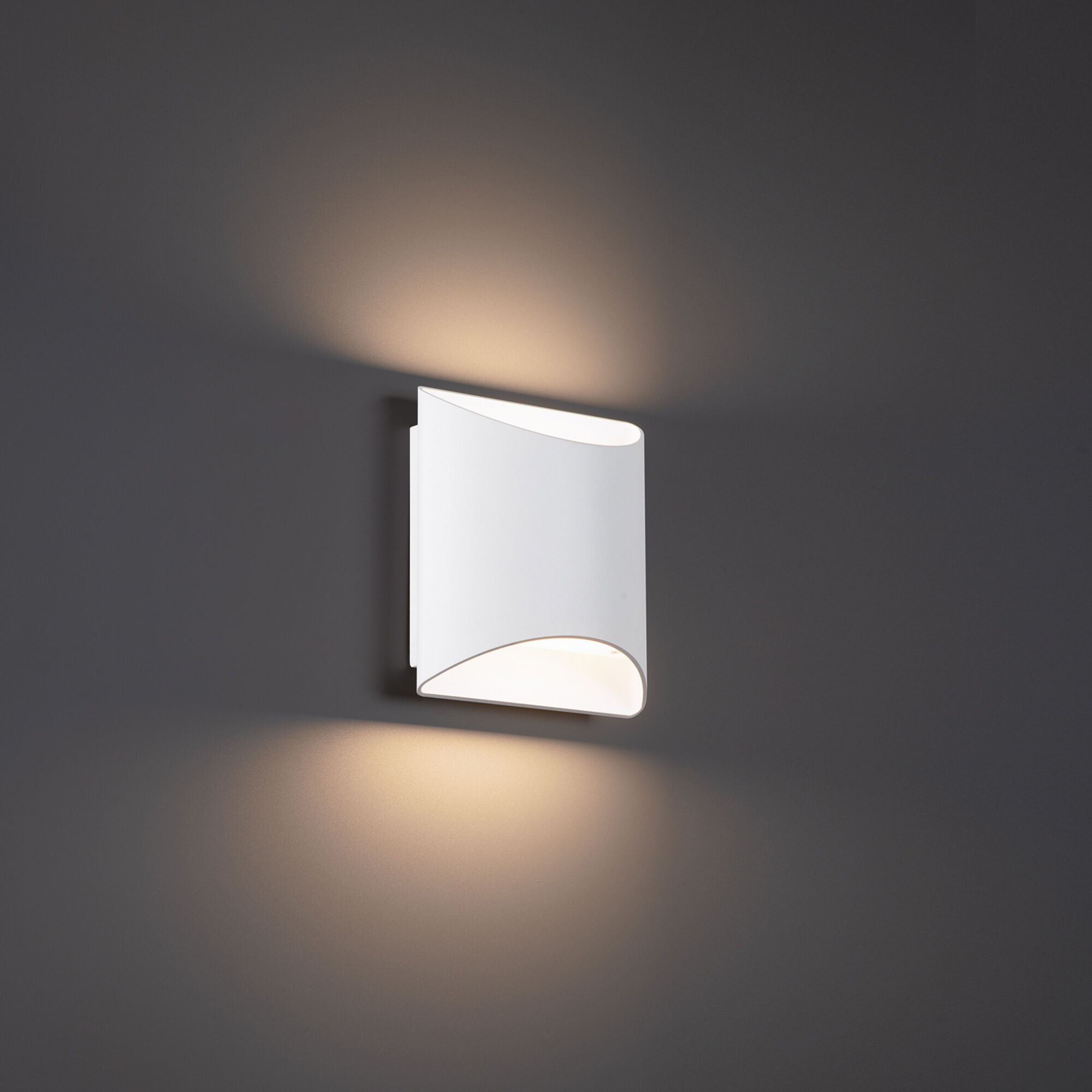 Duet Wall Sconce Wall Light in 2700K, White, dweLED