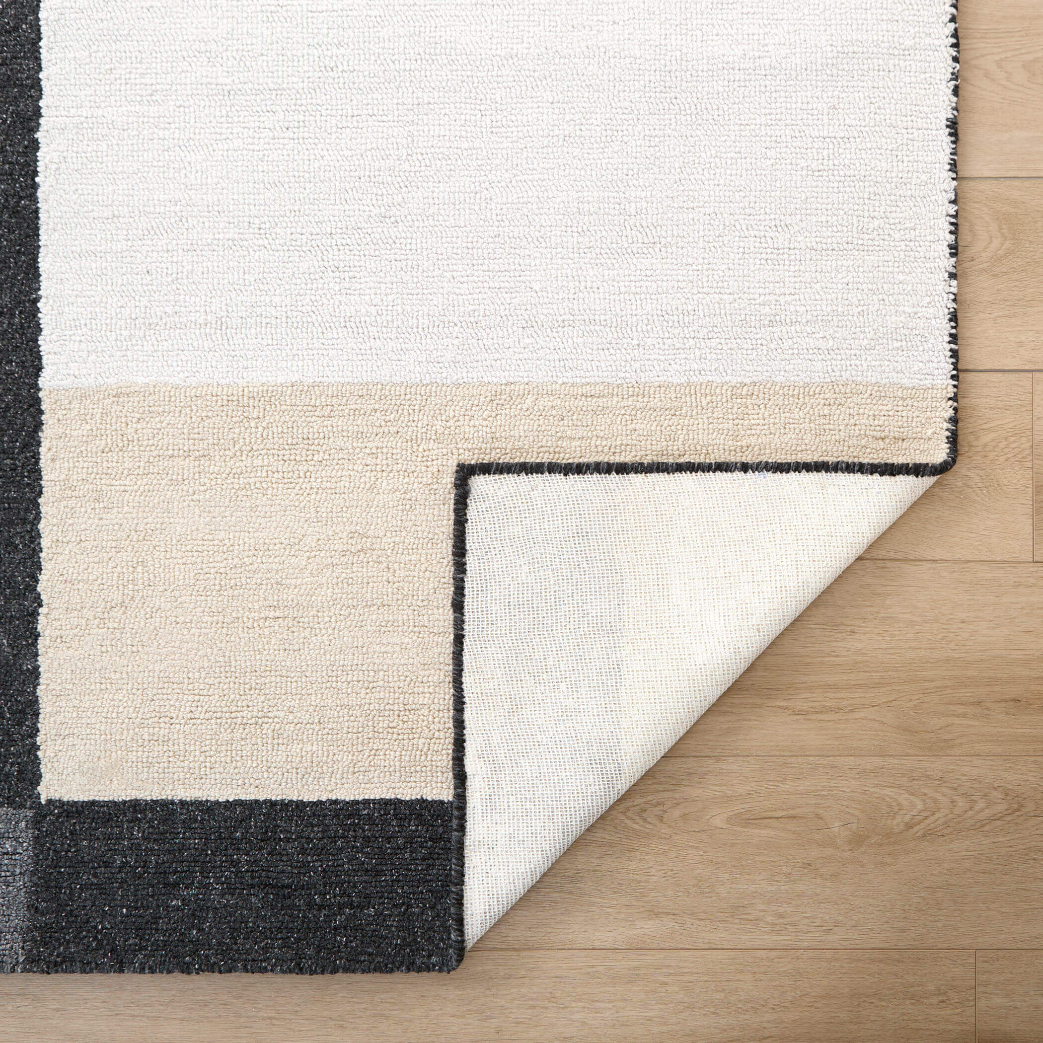 Kali 90 X 63 inch Black/White/Grey Rug in 5 x 7