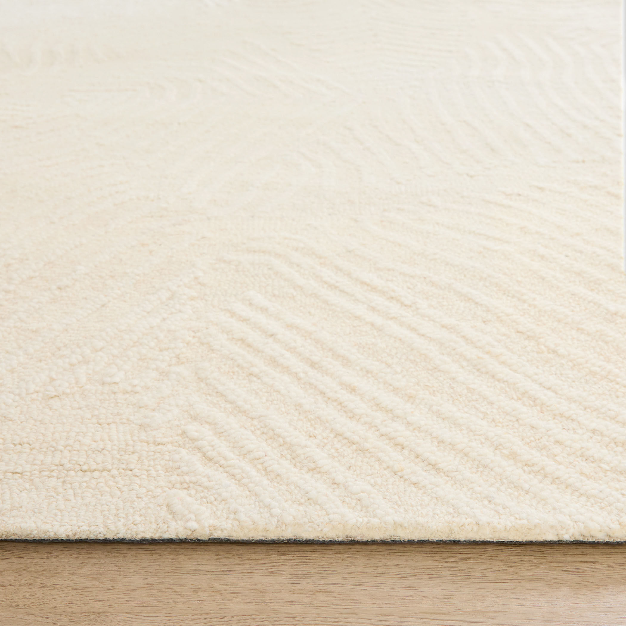Mitra 90 X 63 inch White/Ivory Rug in 5 x 7