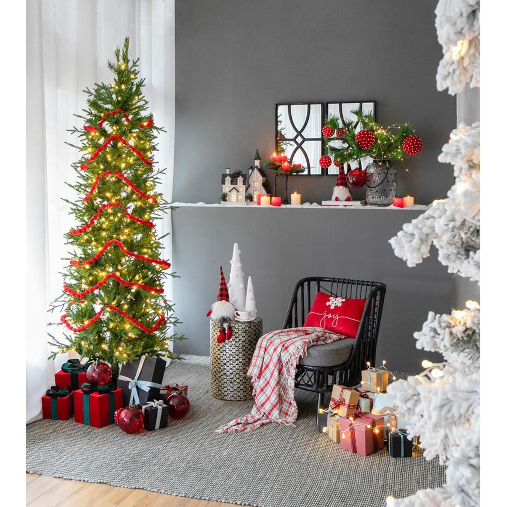 Anita White/Black Holiday Décor