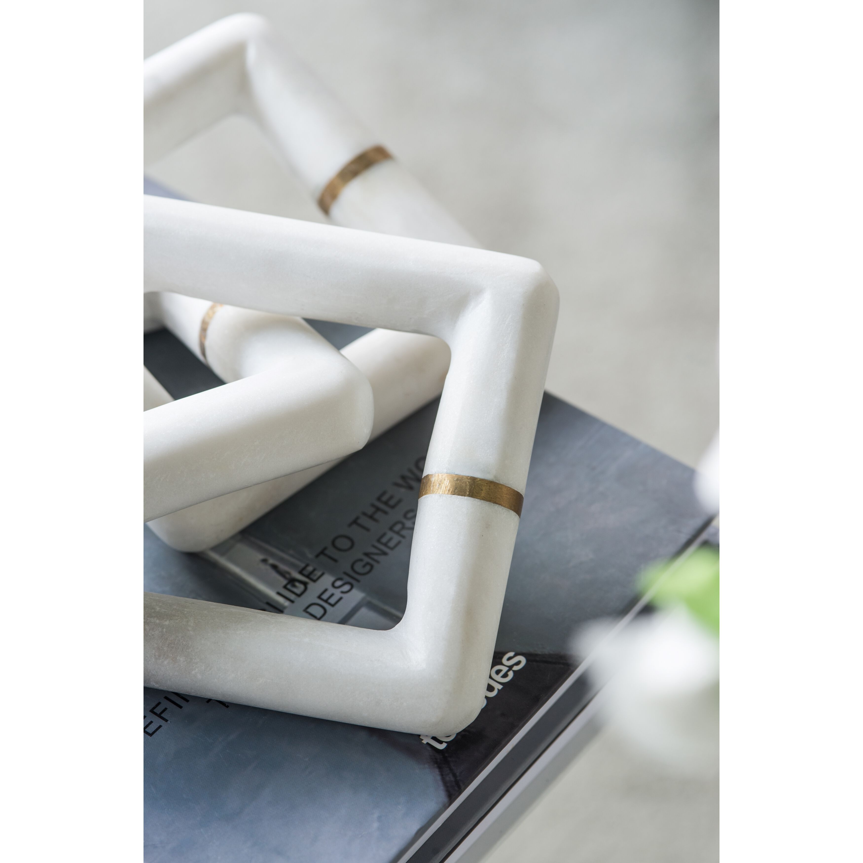 Anita White/Gold Marble Chain