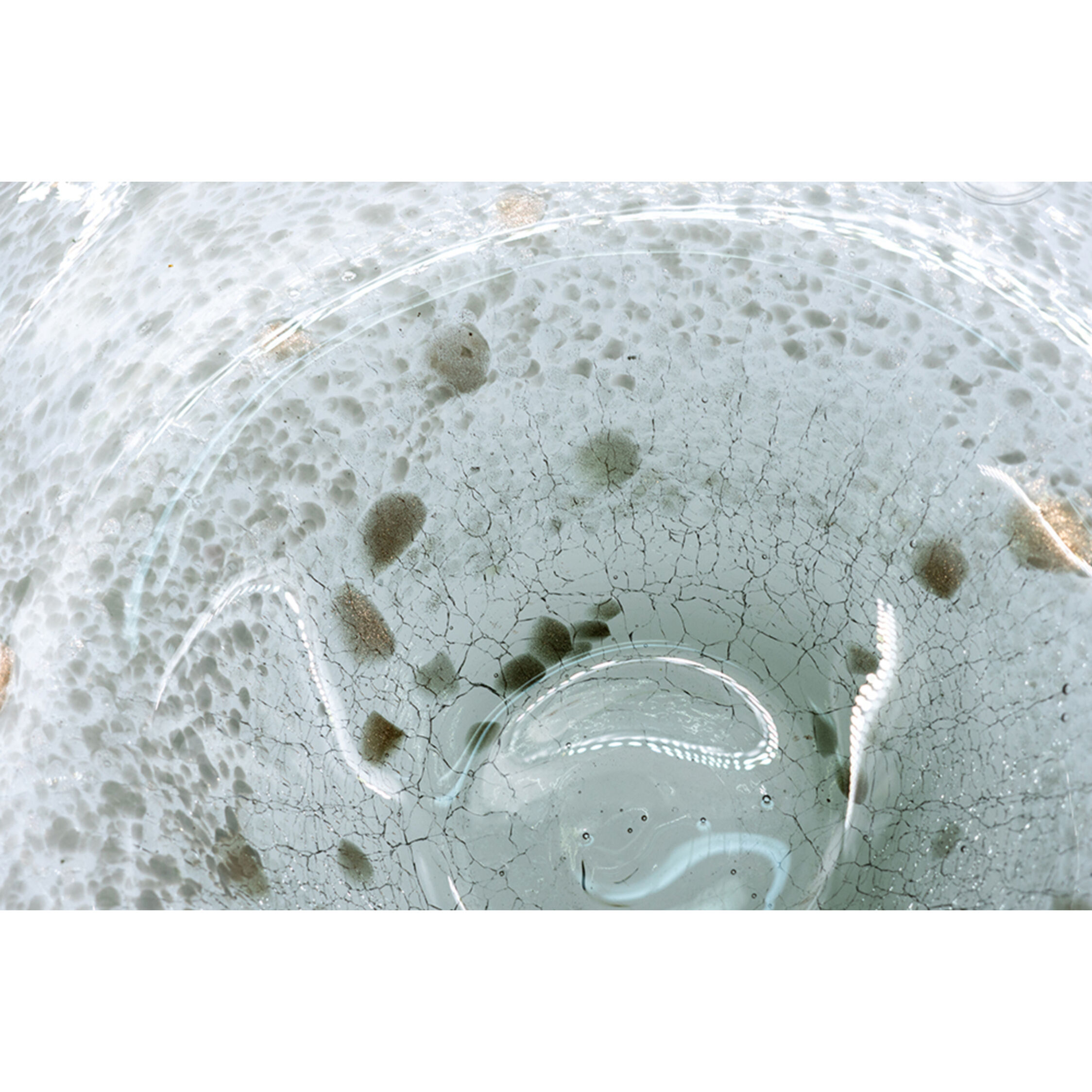 Anita 13.8 inch Smoked Gray and Speckled Brown Plate