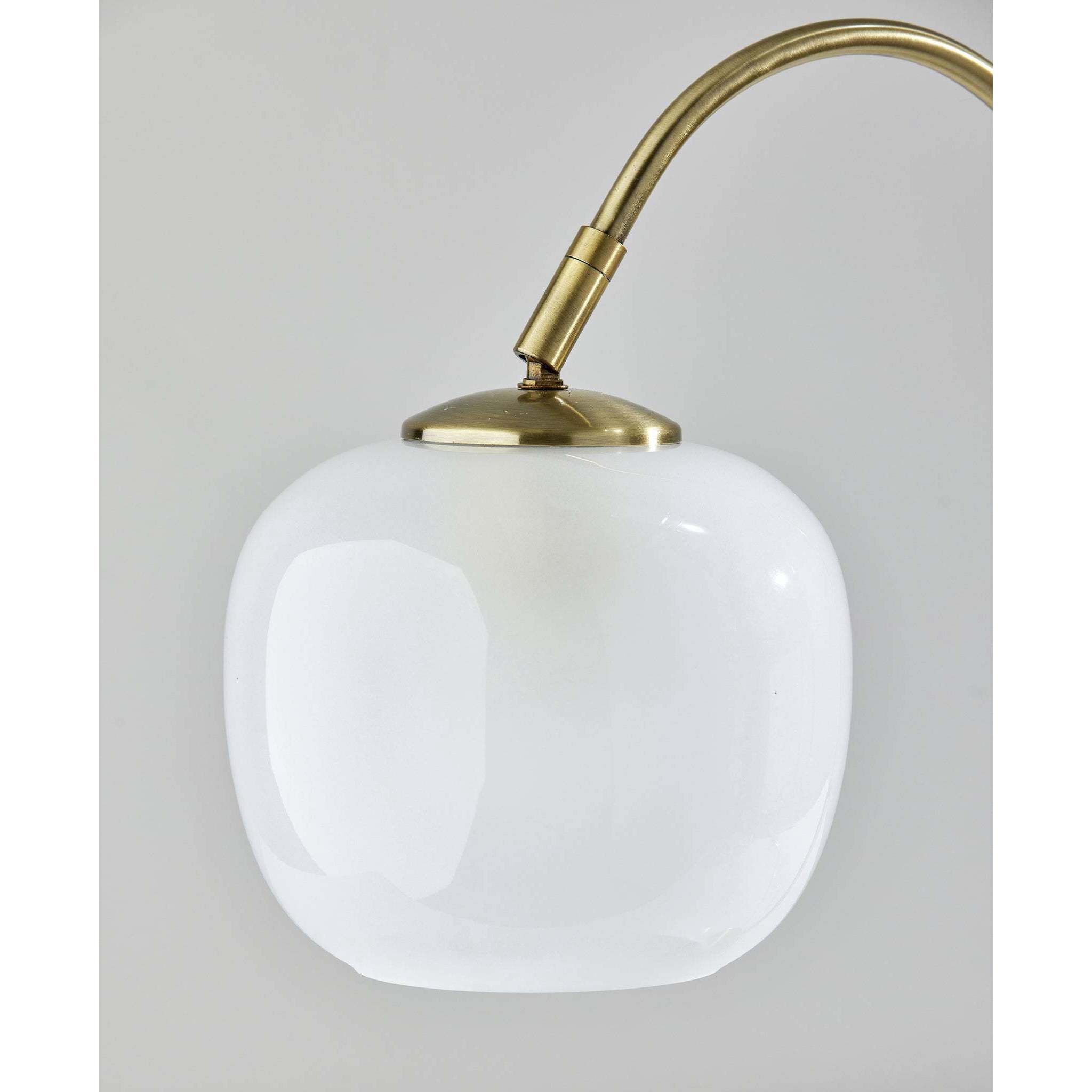 Magnolia 21.75 inch 60.00 watt Antique Brass Table Lamp Portable Light