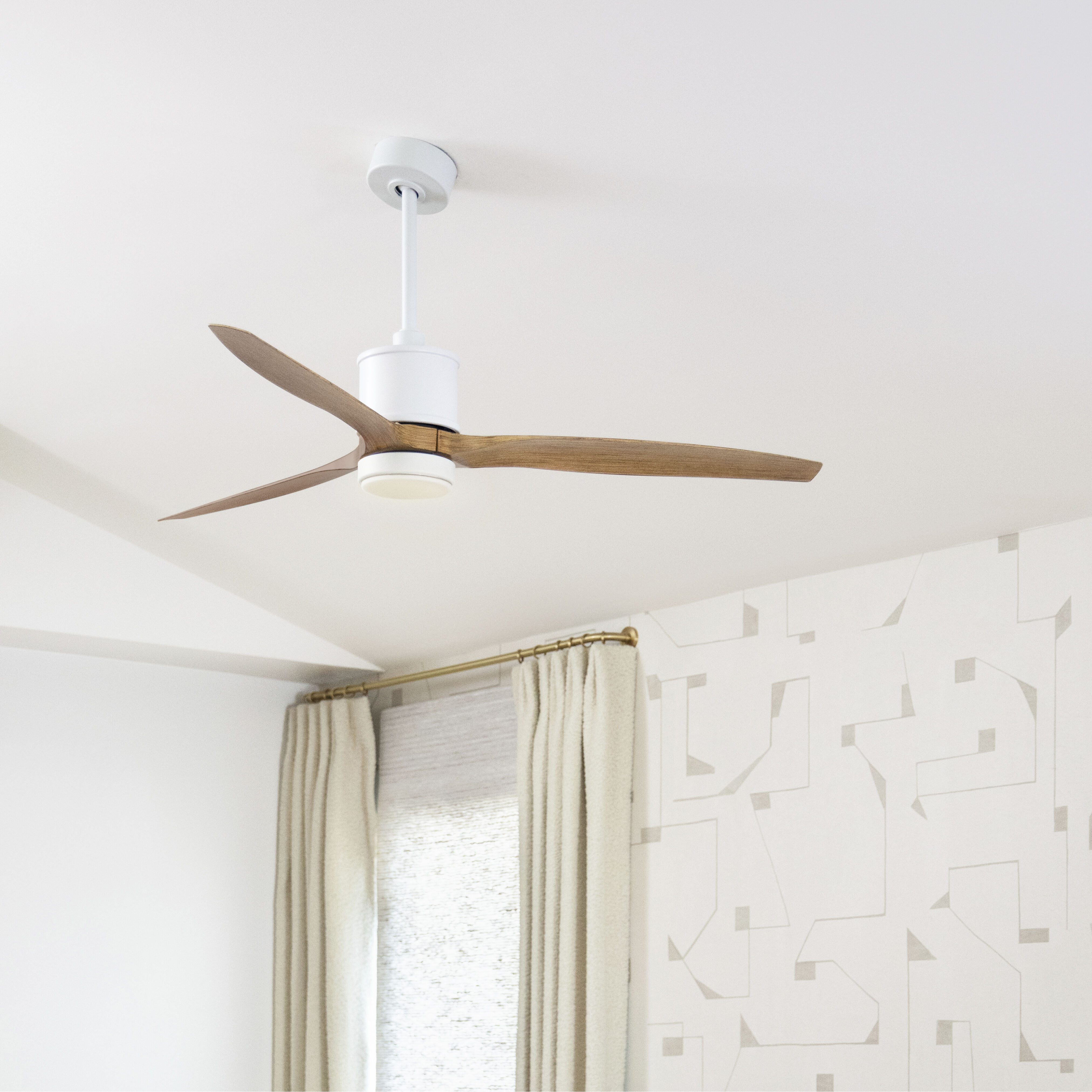 Hinkley 900752FWK-LWD Hover 52 inch Matte White With Koa