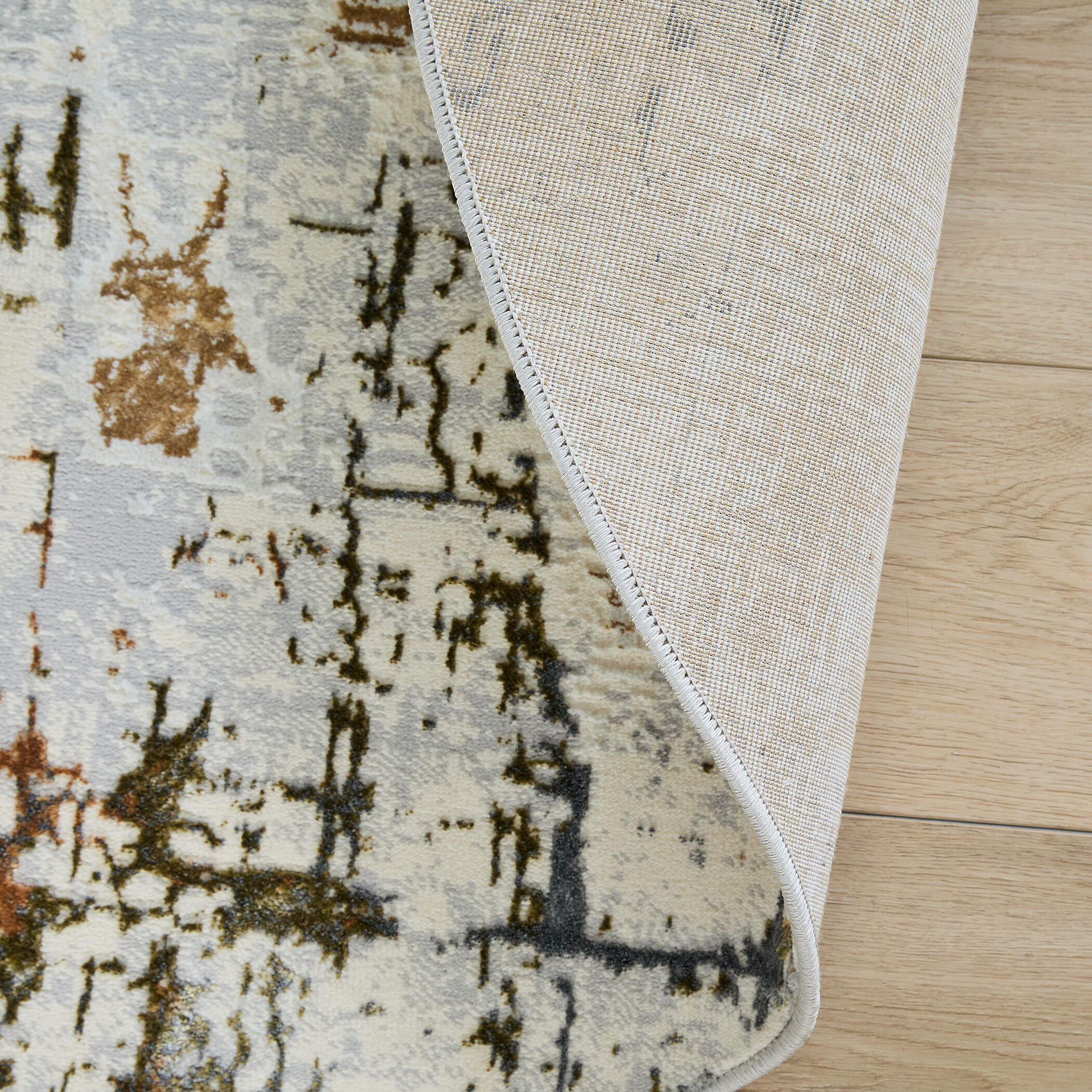 Salim Earth Tones Rug in 5 Round