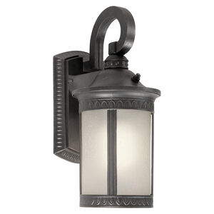 Signature Outdoor Wall Lantern