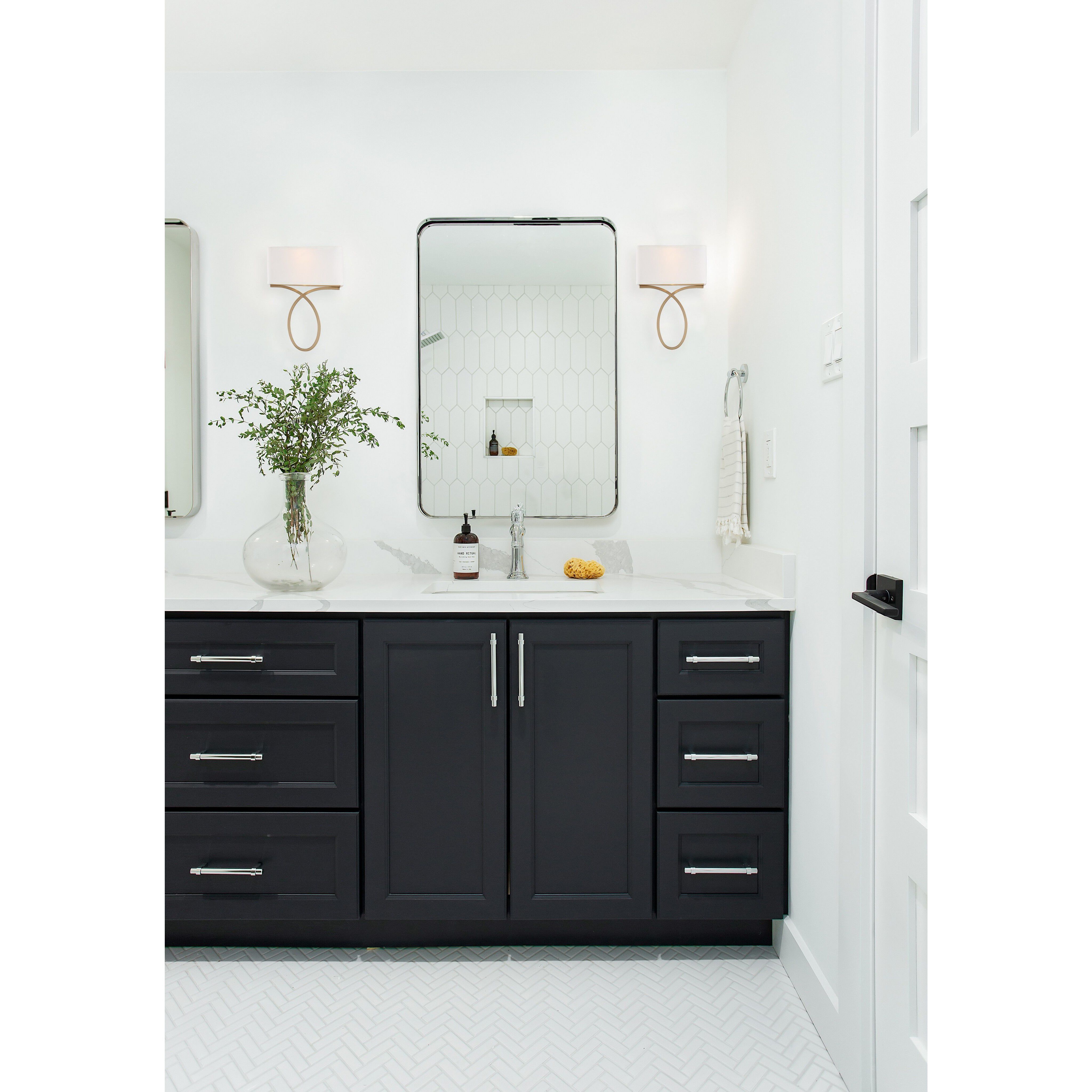 Brinkley Sconce Wall Light in Vibrant Gold