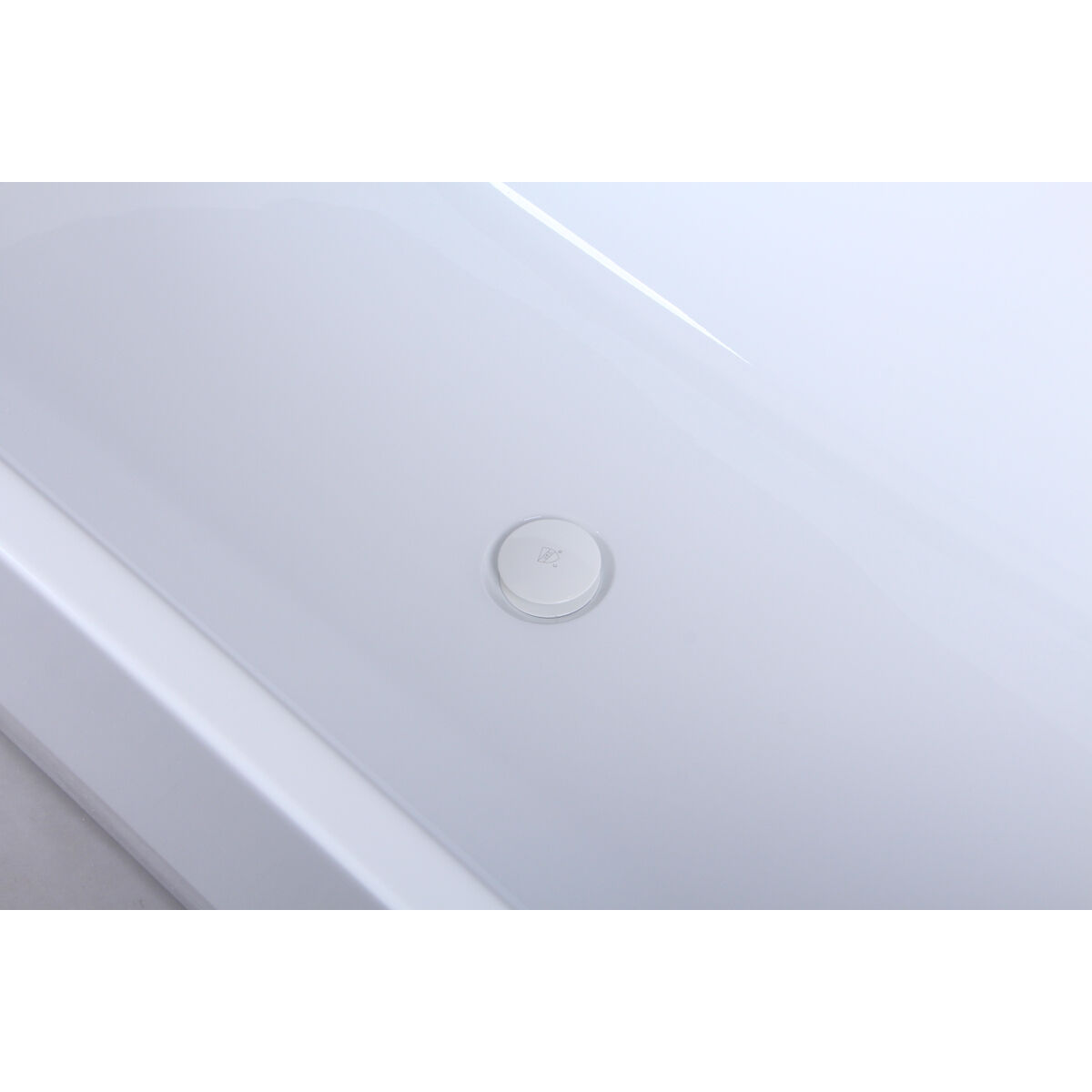 Ethen Glossy White Bathtub