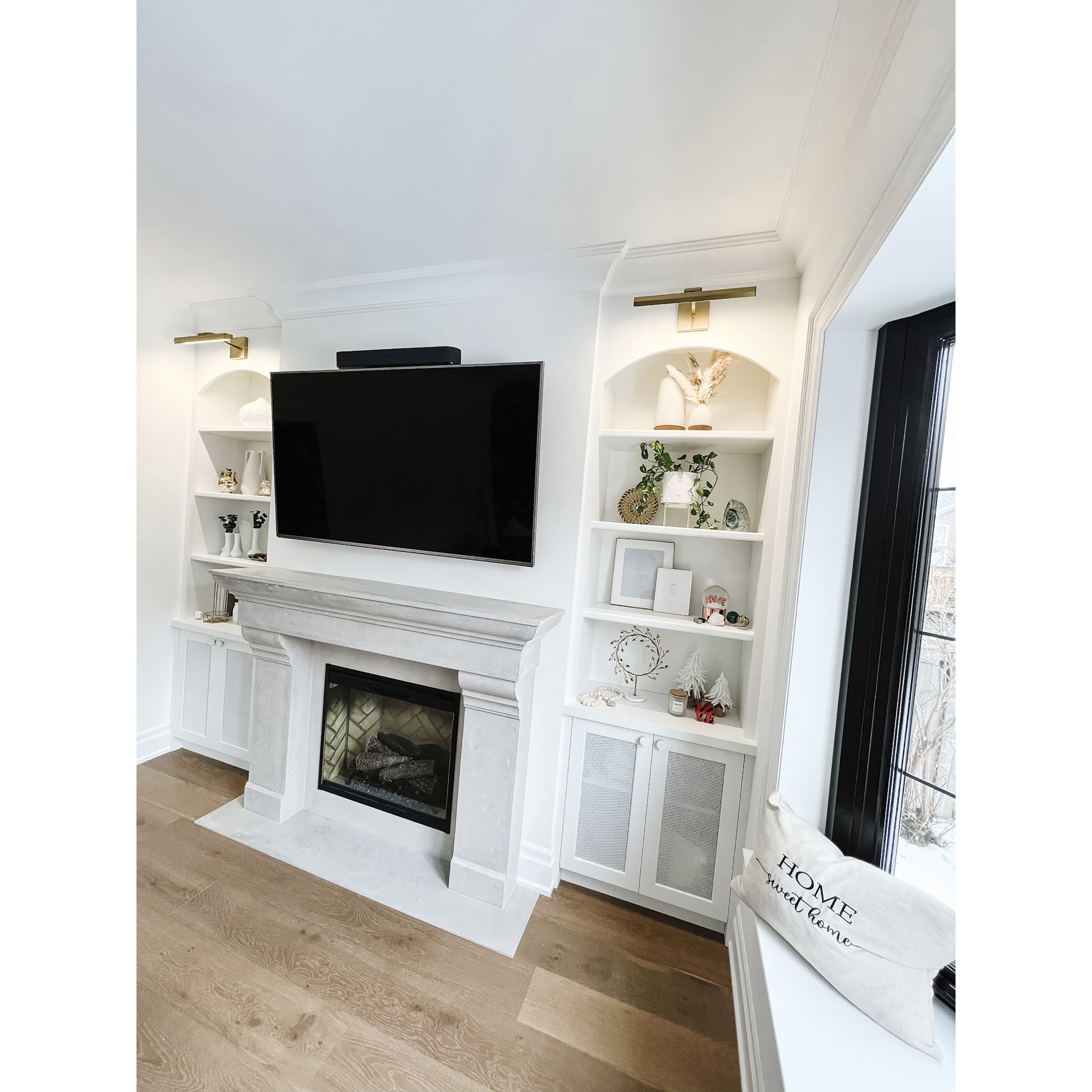 Leonardo 30 watt 24 inch Aged Brass Picture Light Wall Light