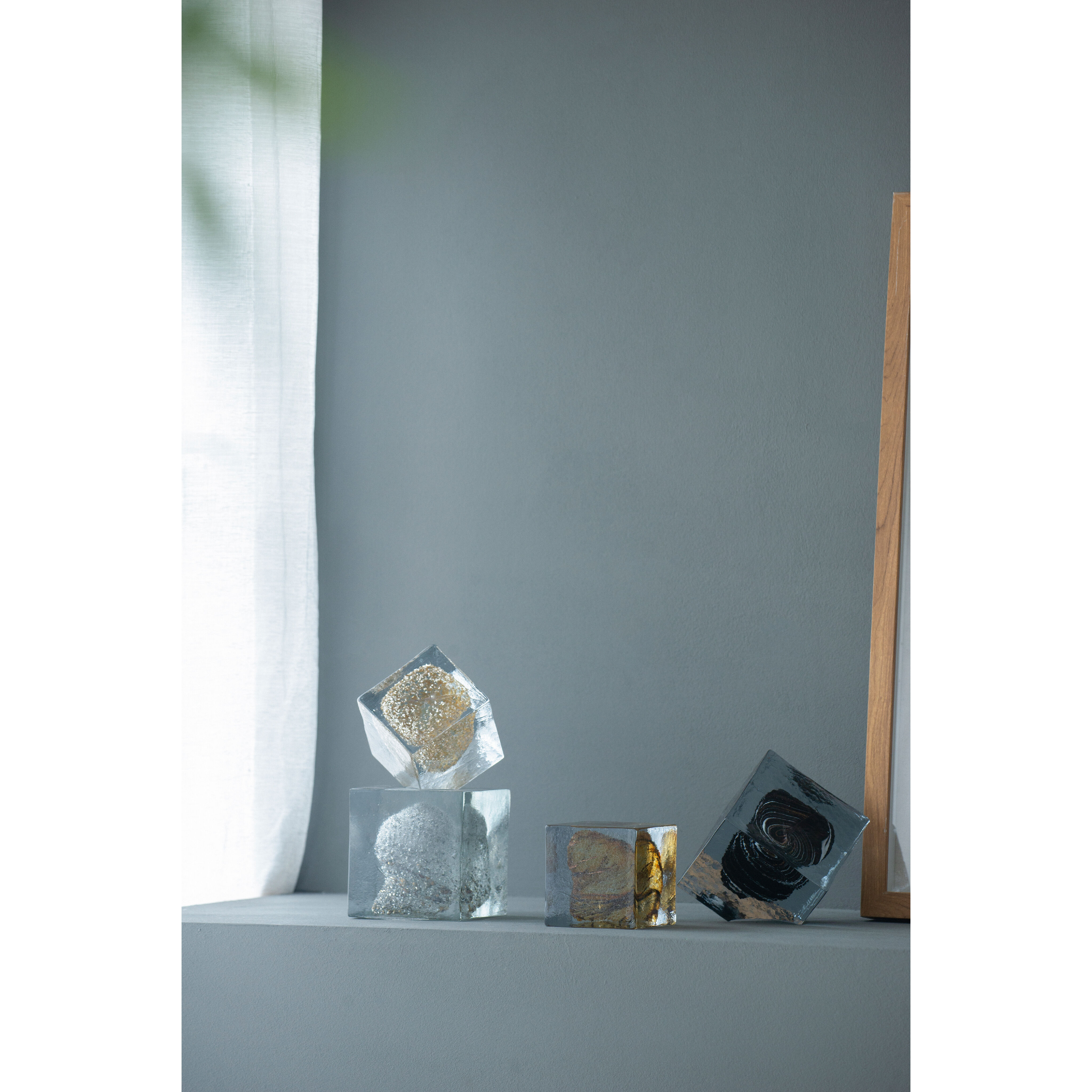 Lourdes Brown/Clear/Black Glass Cubes