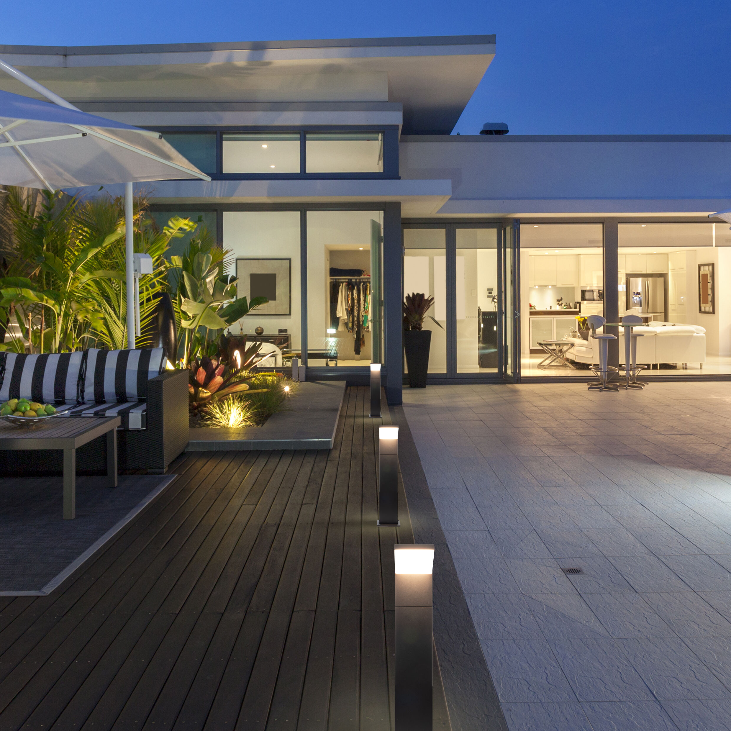 Modern 100V 9.5 watt Matte Black Outdoor Bollards