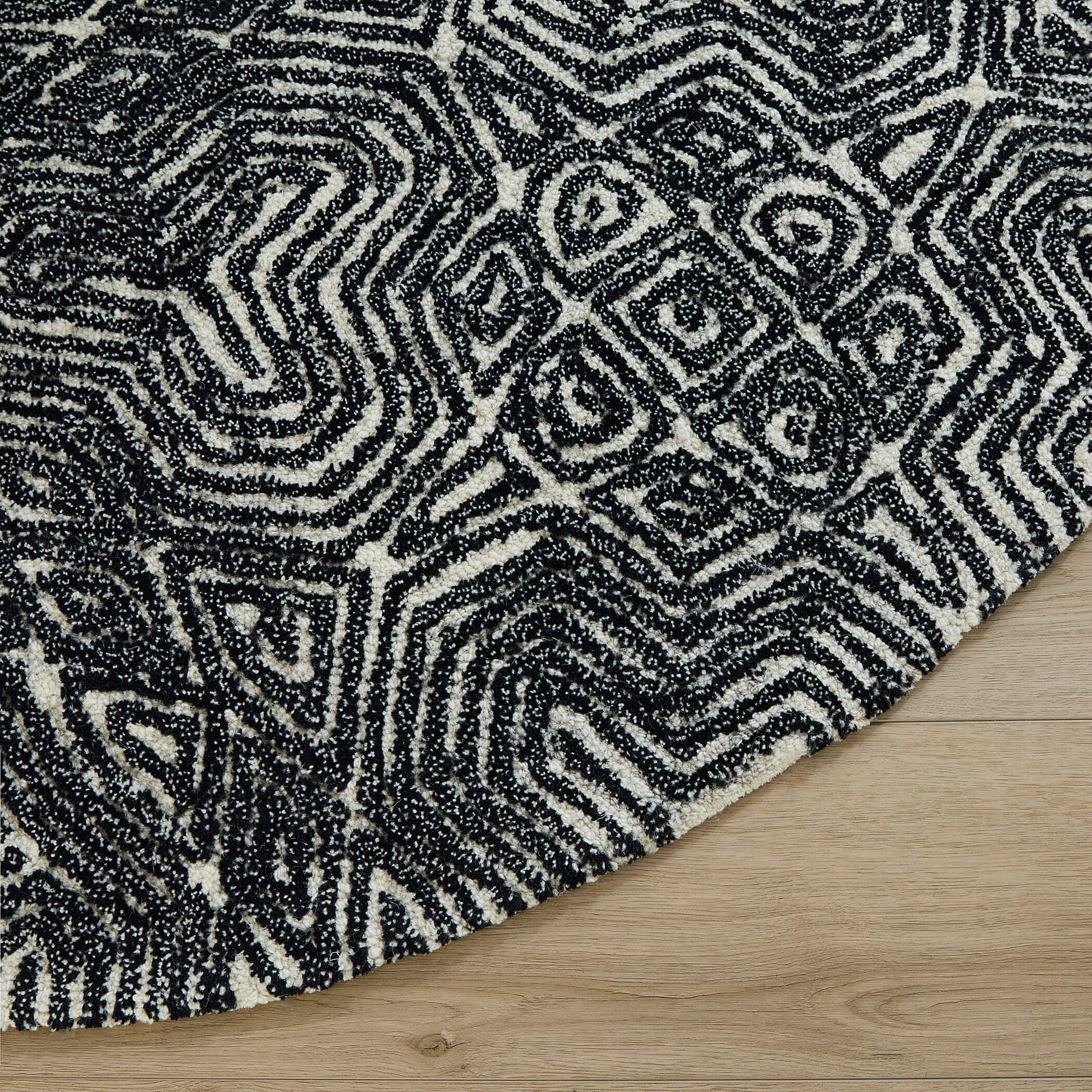 Mitra Black/White Rug in 7 Round
