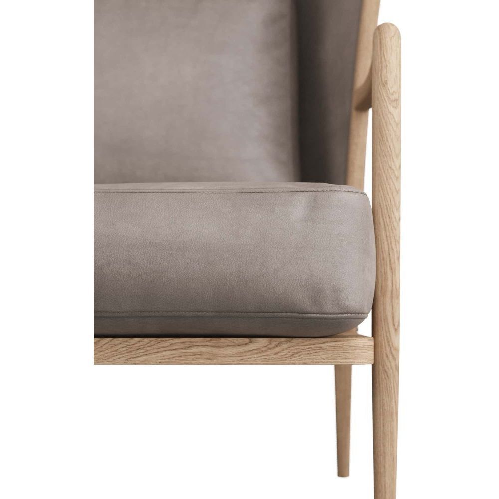 Stassi 41 inch Carbon Wing Chair