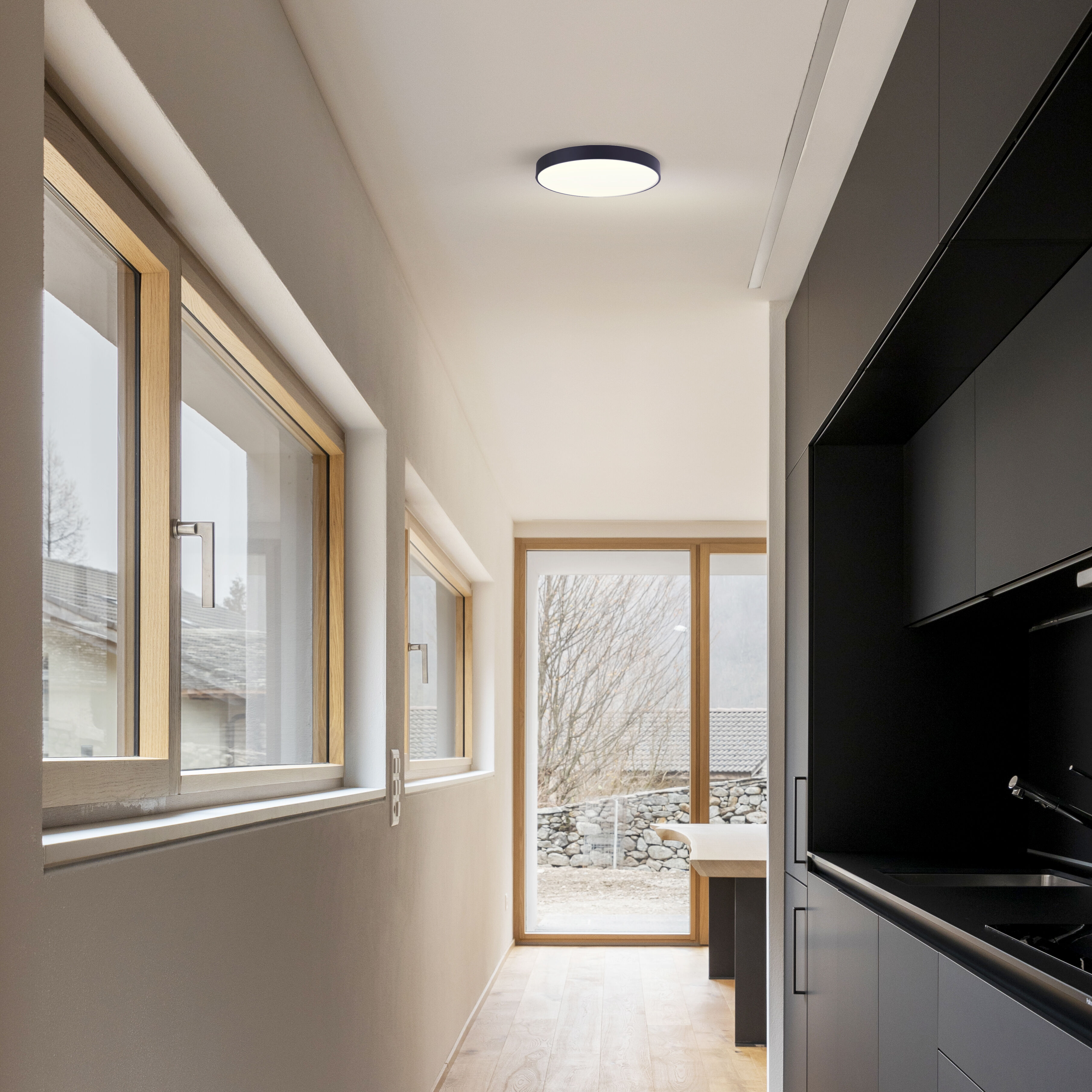 Luna LED 8 inch Black Disc Light