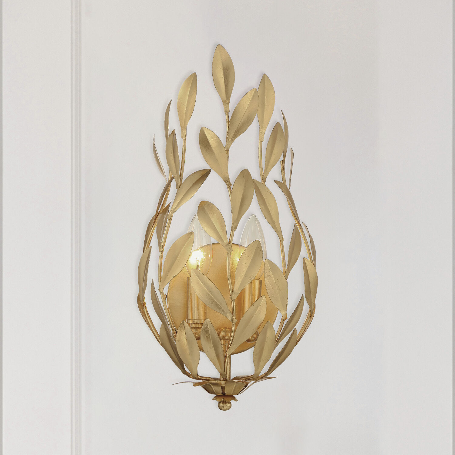 Broche Bath Wall Light in Antique Gold