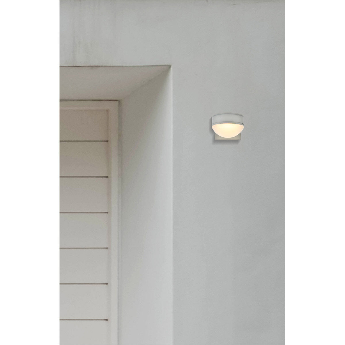 Raine Outdoor Wall Light in Silver