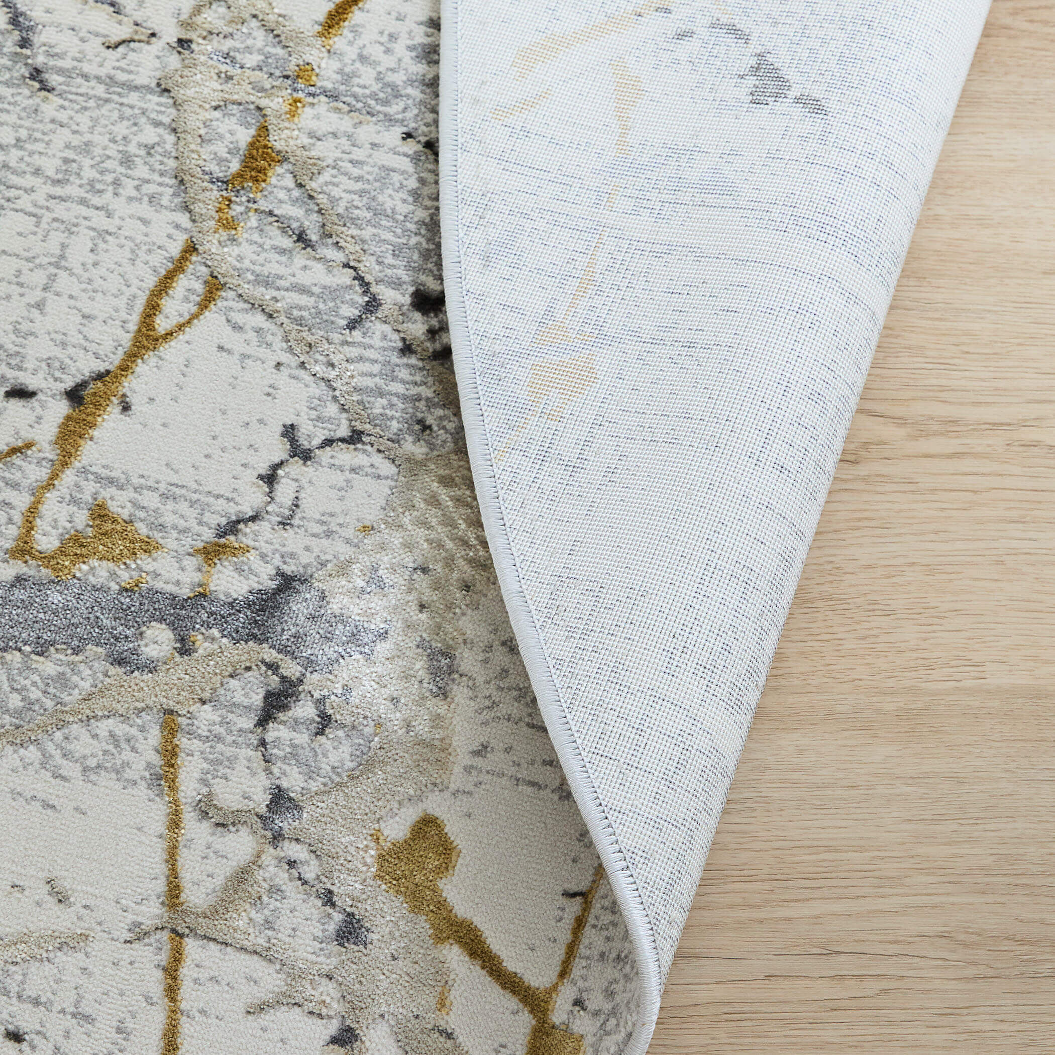 Zaria Earth Tones Rug in 8 Round