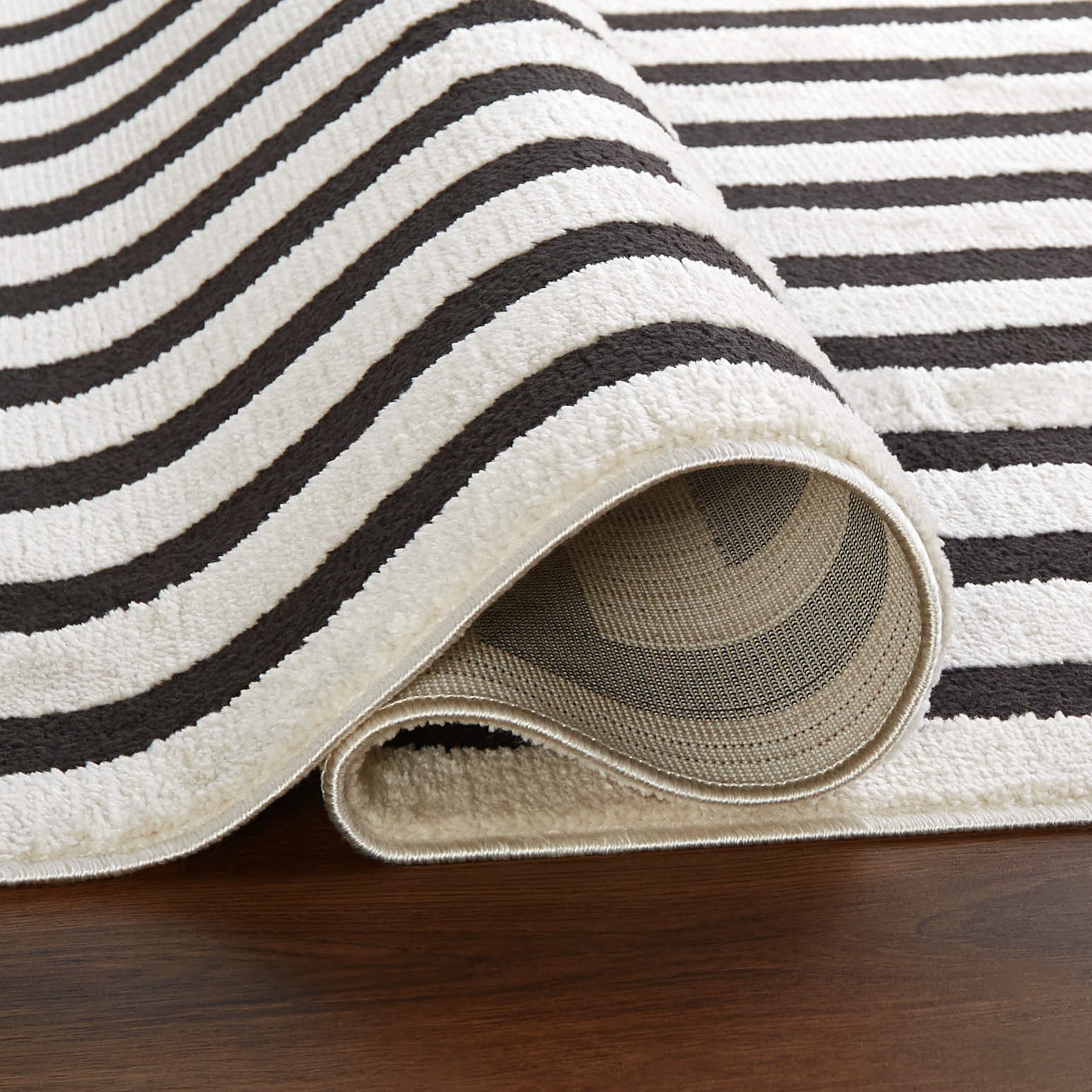 Optika 36 X 24 inch Black/White Rug in 2 x 3