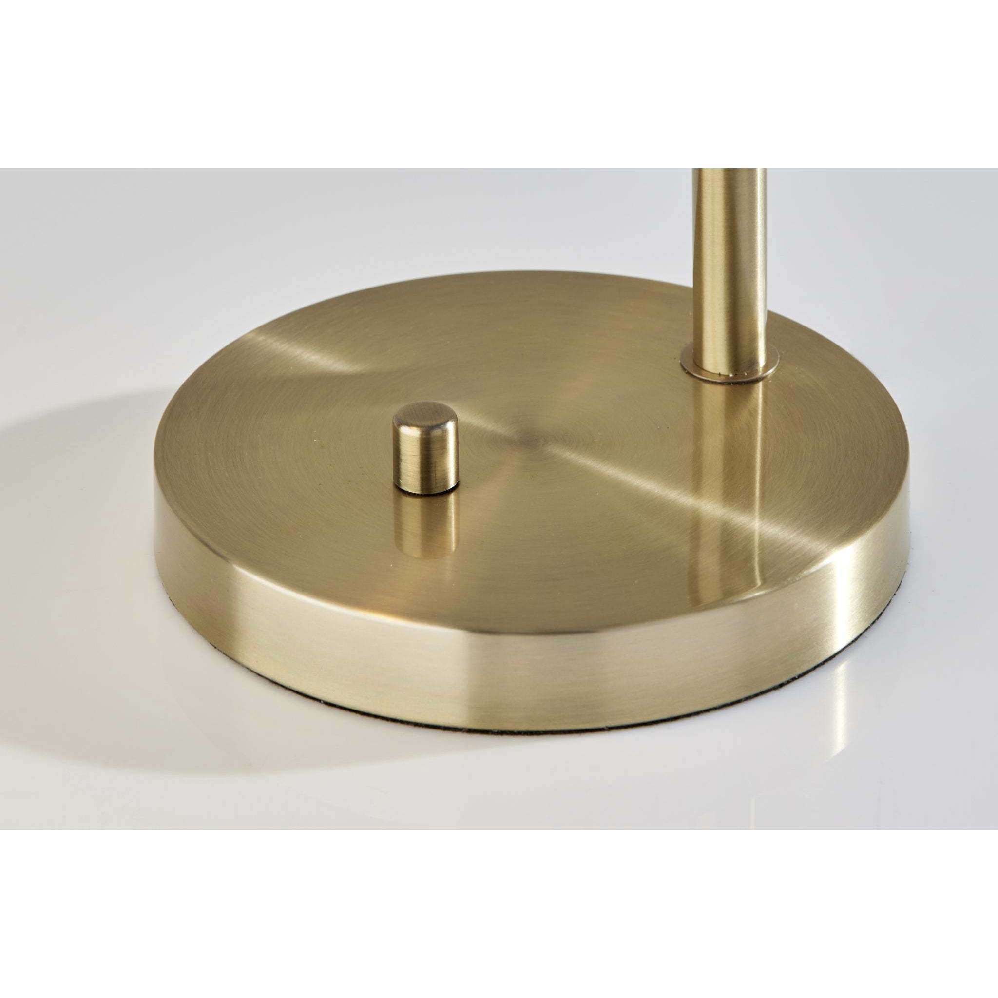 Magnolia 21.75 inch 60.00 watt Antique Brass Table Lamp Portable Light