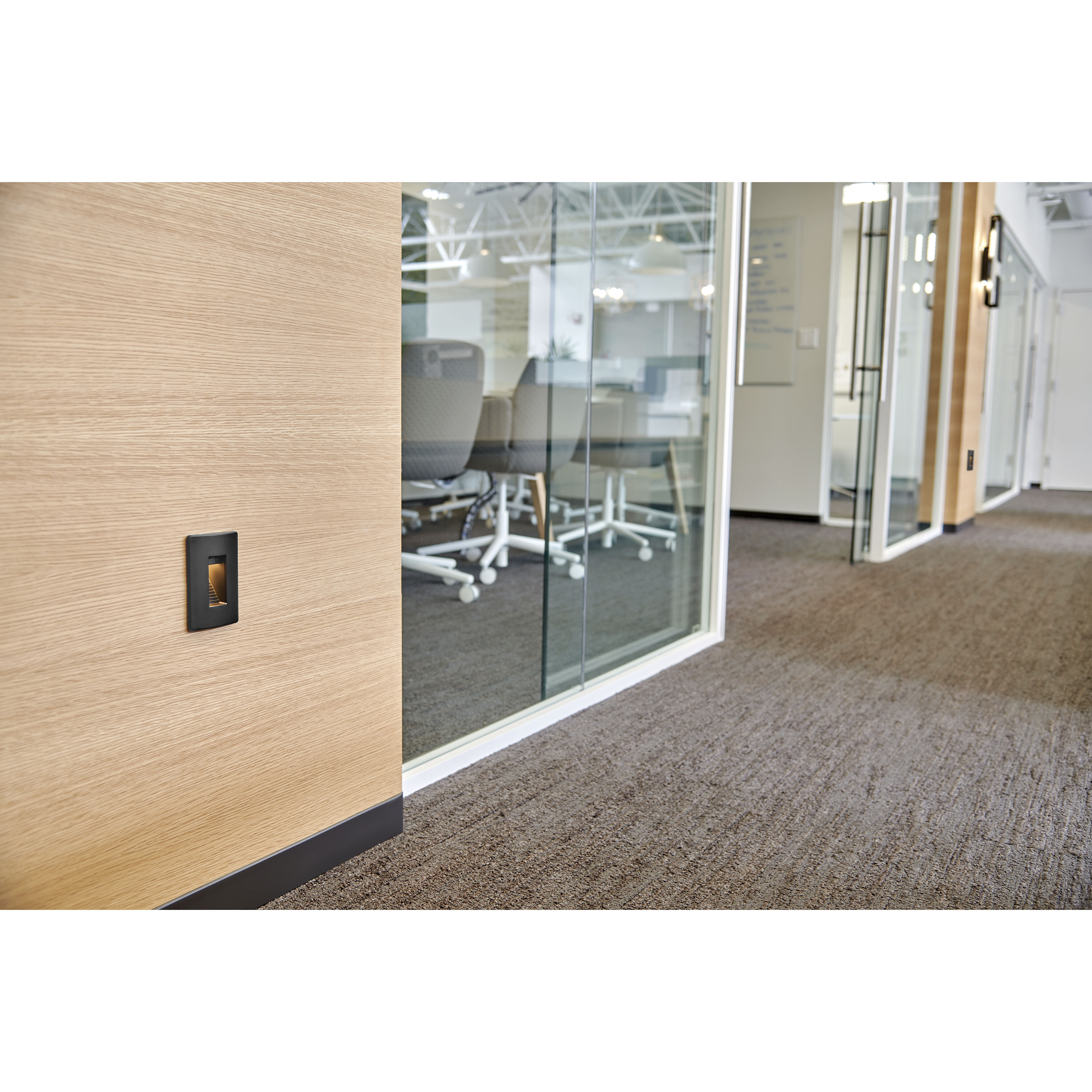 Hardy Island Luna 120v 4.00 watt Satin White Landscape Step Light in 3000K, Horizontal