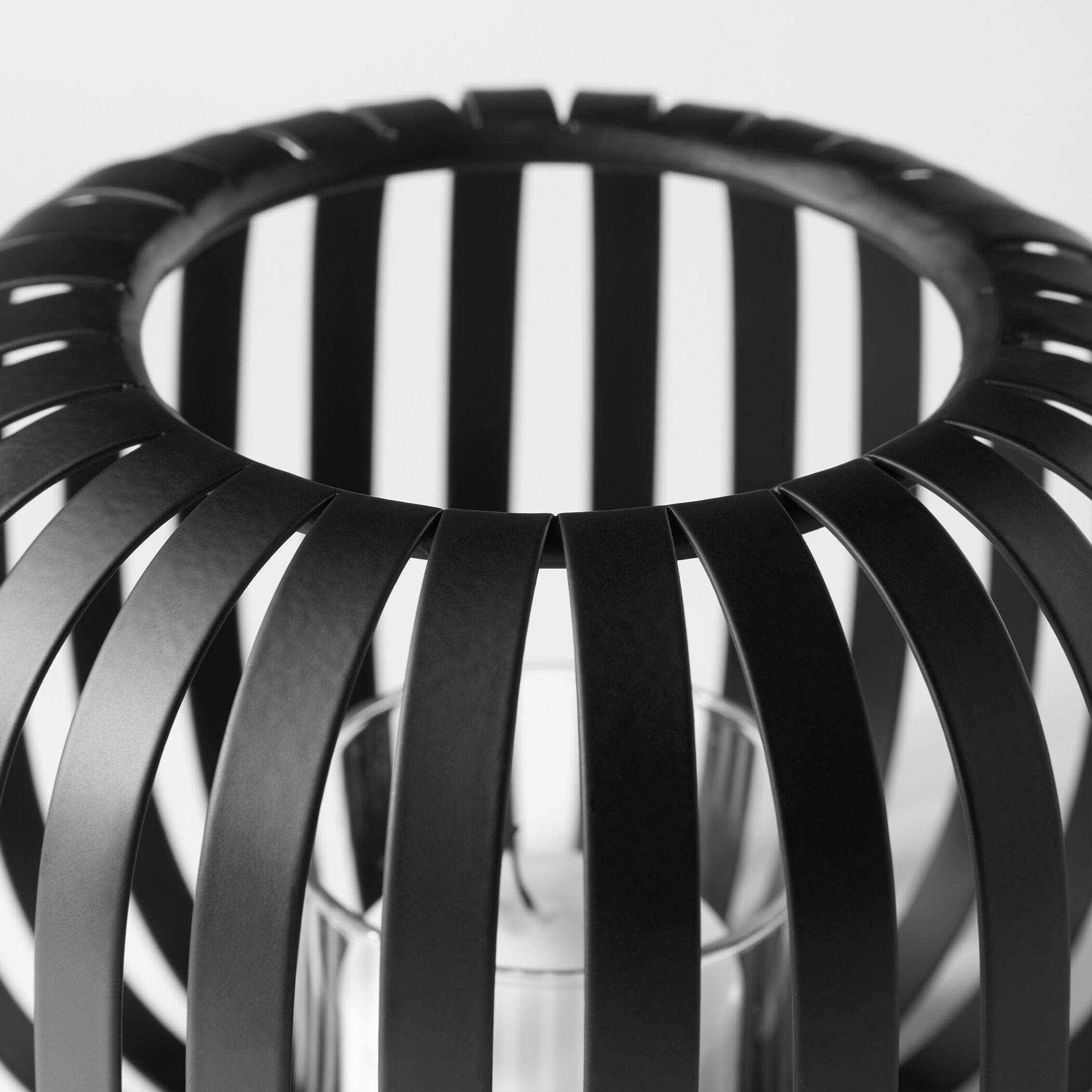 Liny 6.75 X 5 inch Hurricane, Small