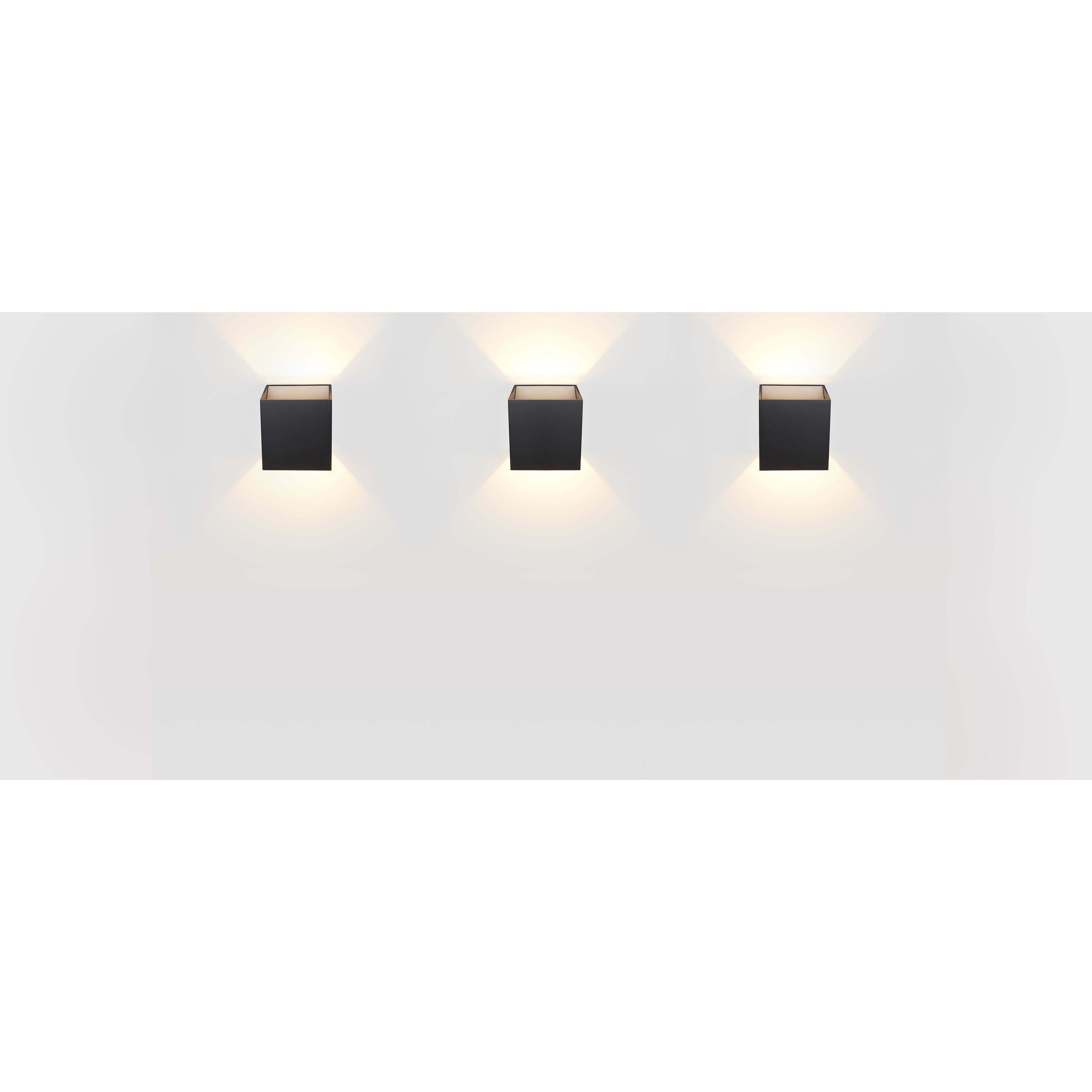 QB LED Wall Sconce Wall Light in Black