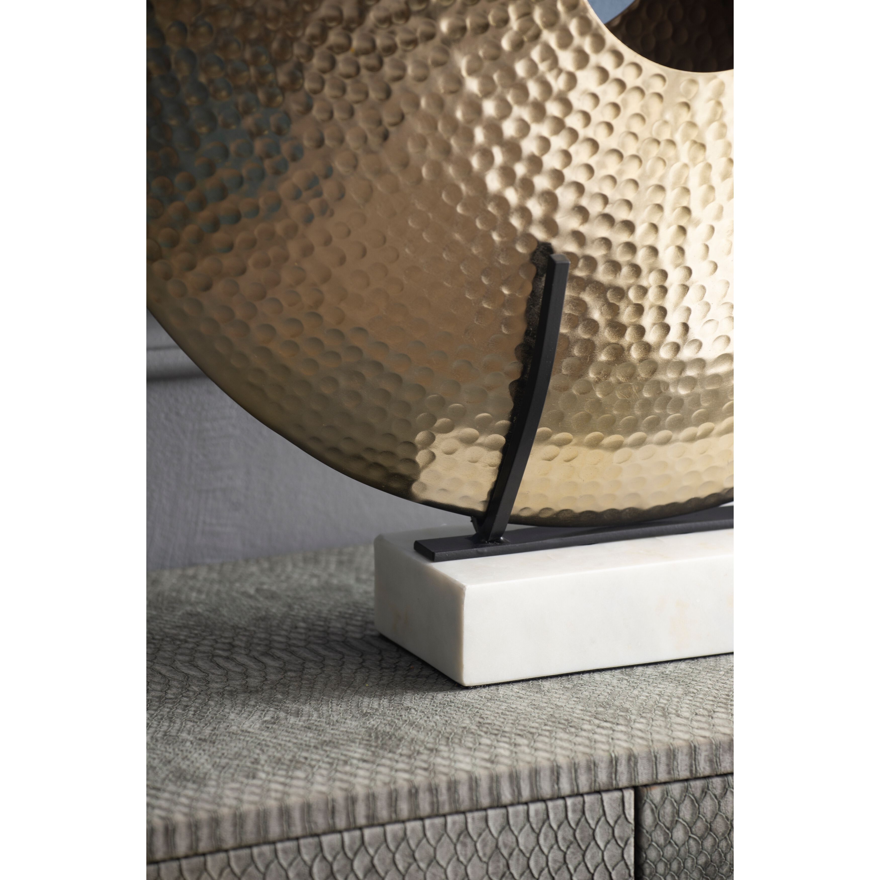 Cumberland Gold/White Statuaries