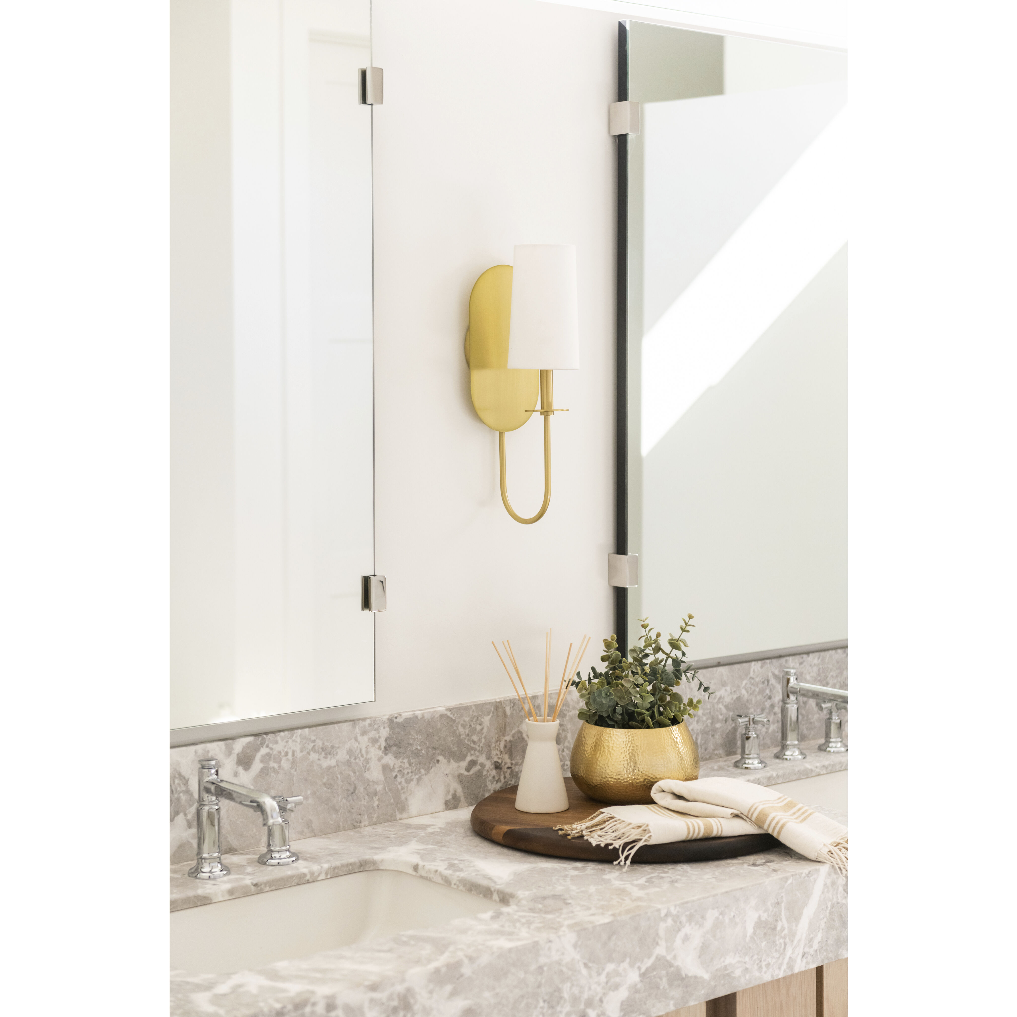 Lara 1 Light 6 inch Aged Brass Wall Sconce Wall Light