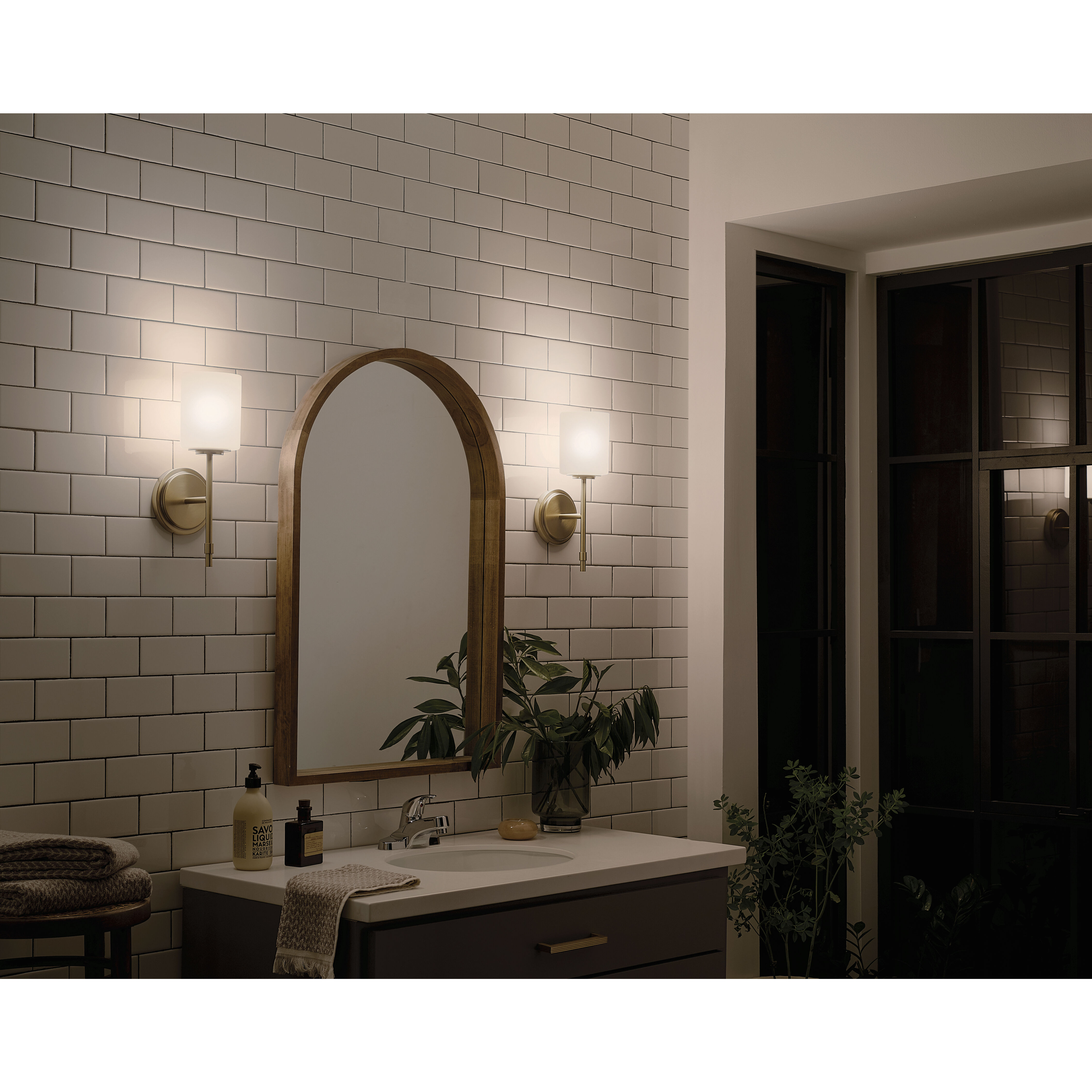 Brass bathroom wall lights 2025