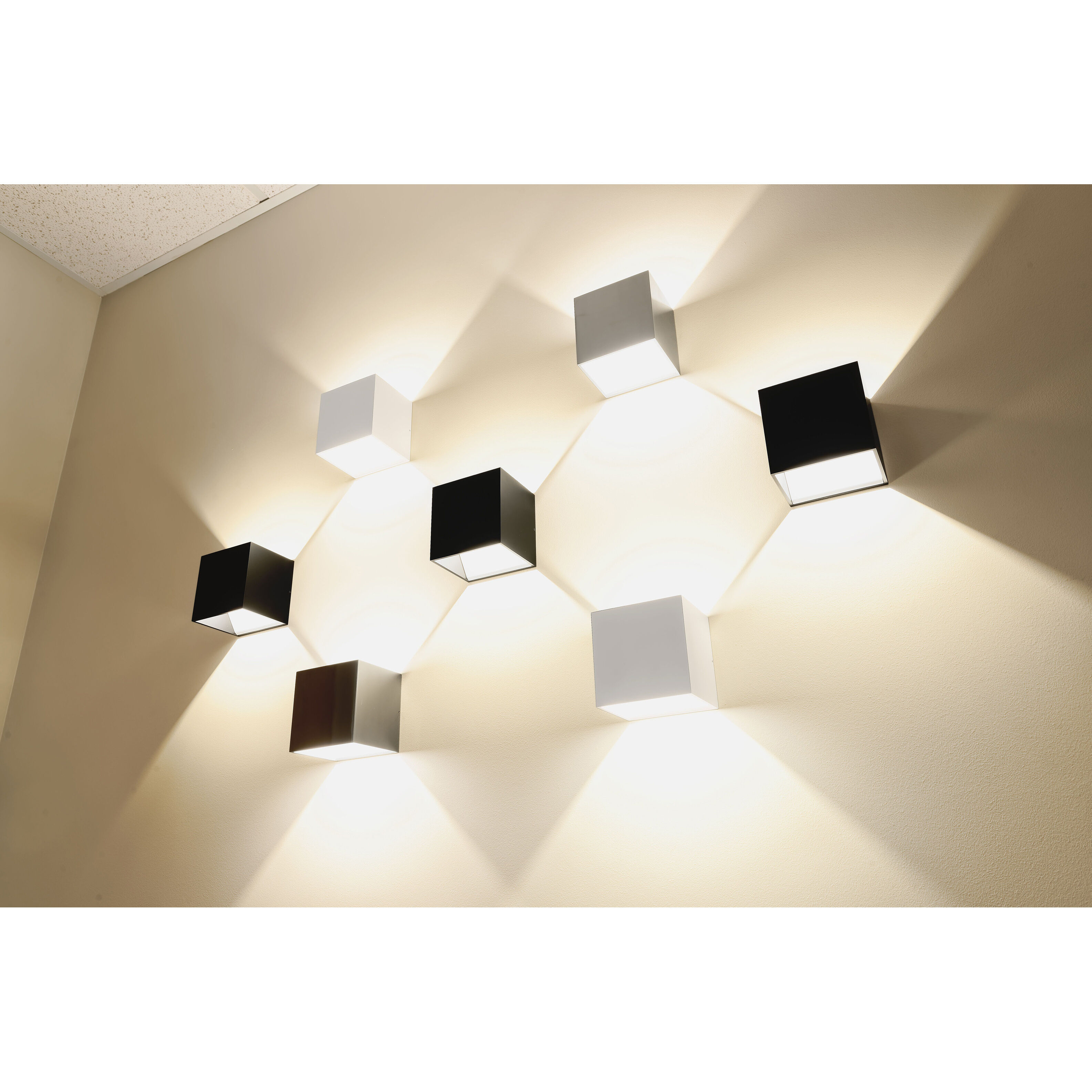 QB LED Wall Sconce Wall Light in Black