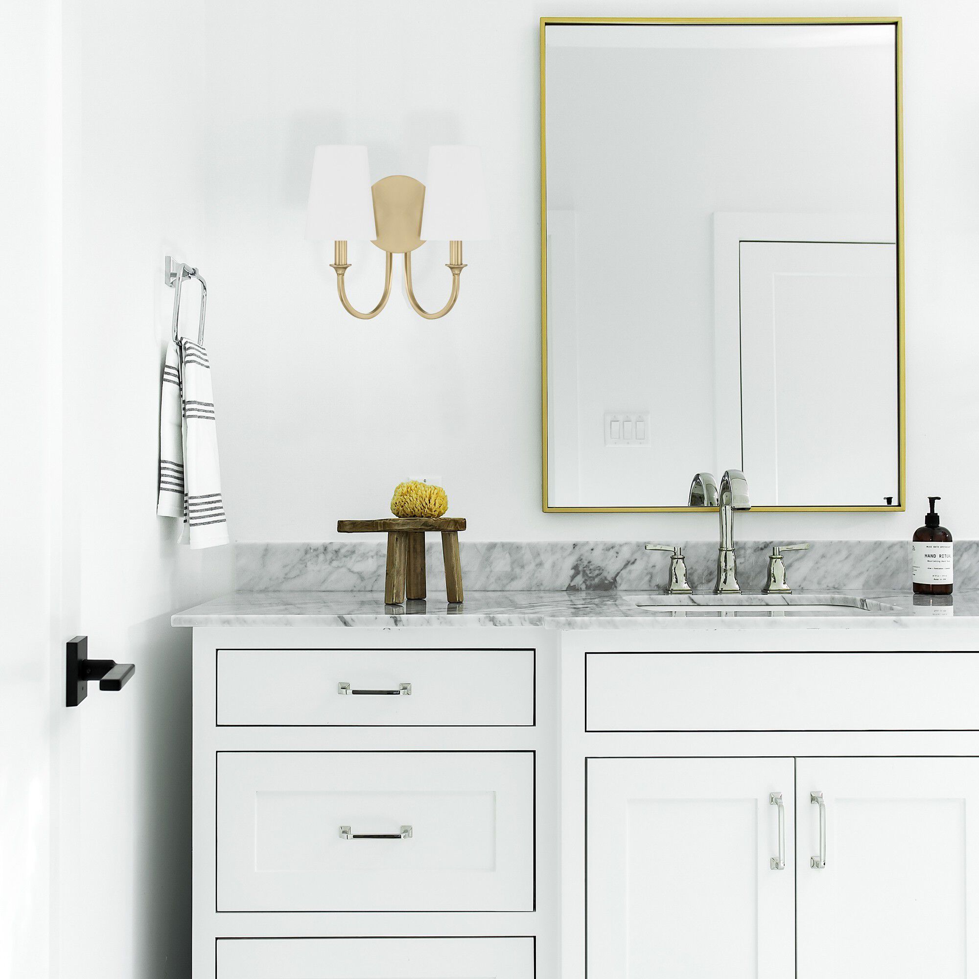 Payton Bath Wall Light in Vibrant Gold