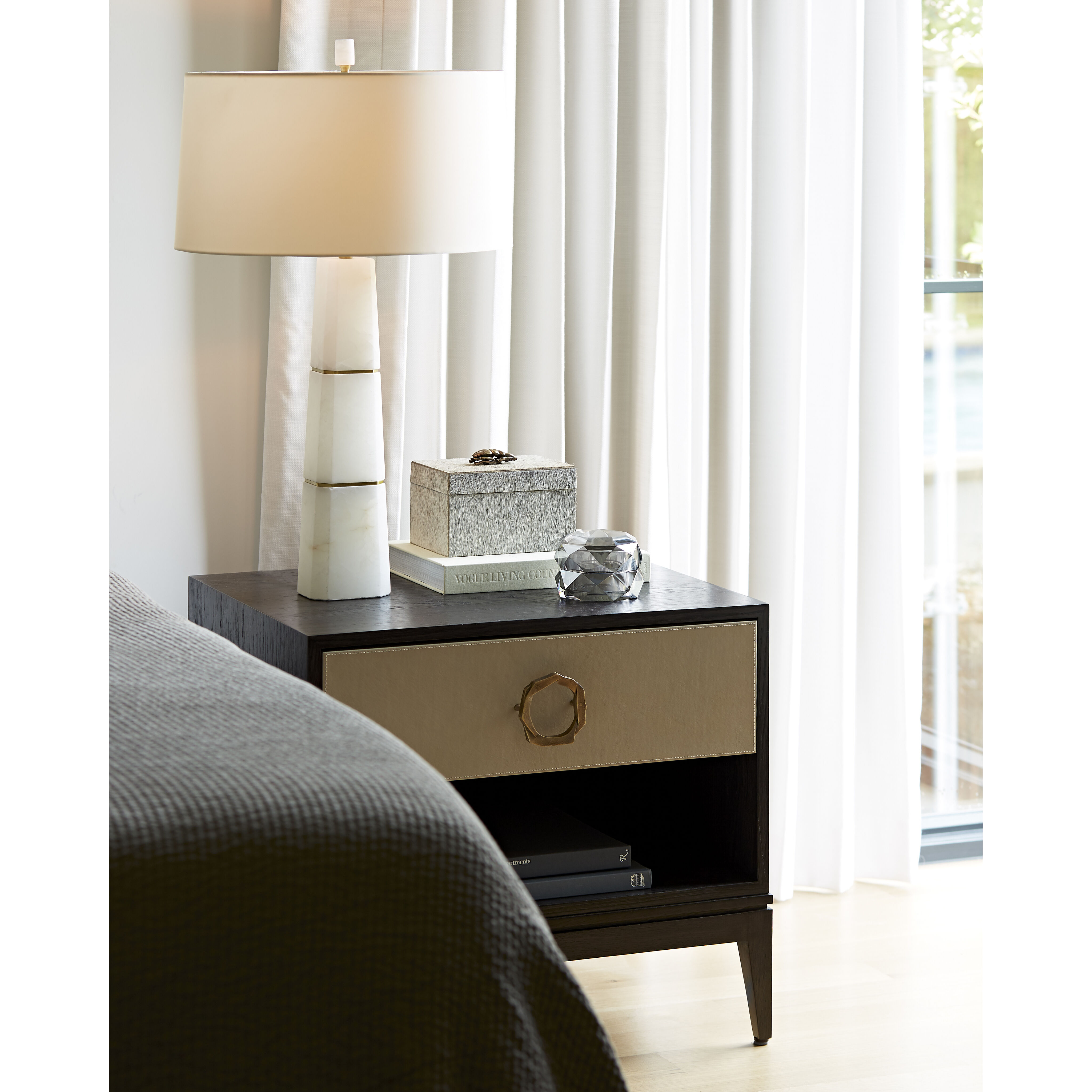 Dosman 31 inch 150 watt Snow Marble and Antique Brass Table Lamp Portable Light