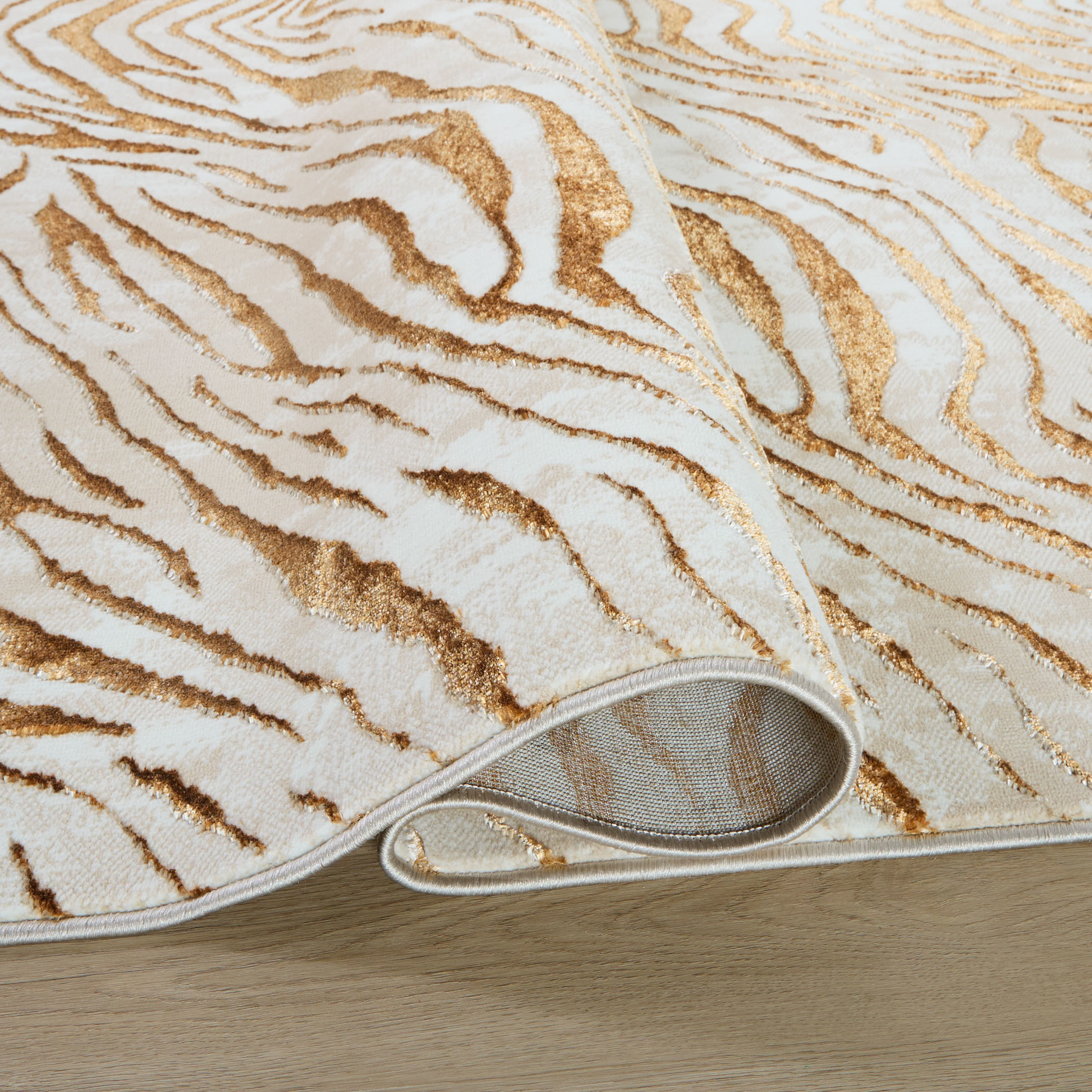 Melet 90 X 63 inch Gold Rug in 5 x 7