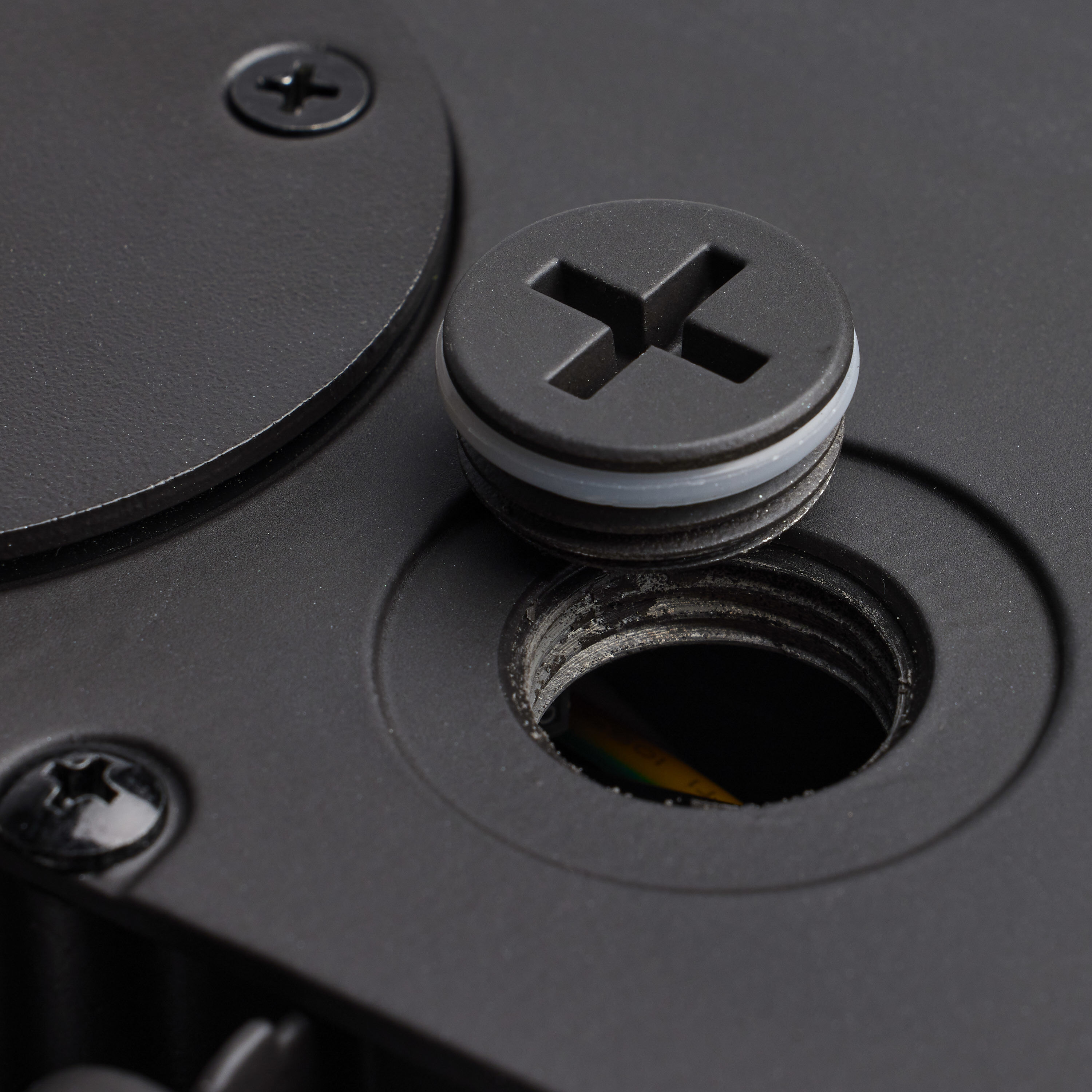 Brentwood 277V 70.00 watt Bronze Landscape Flood Light