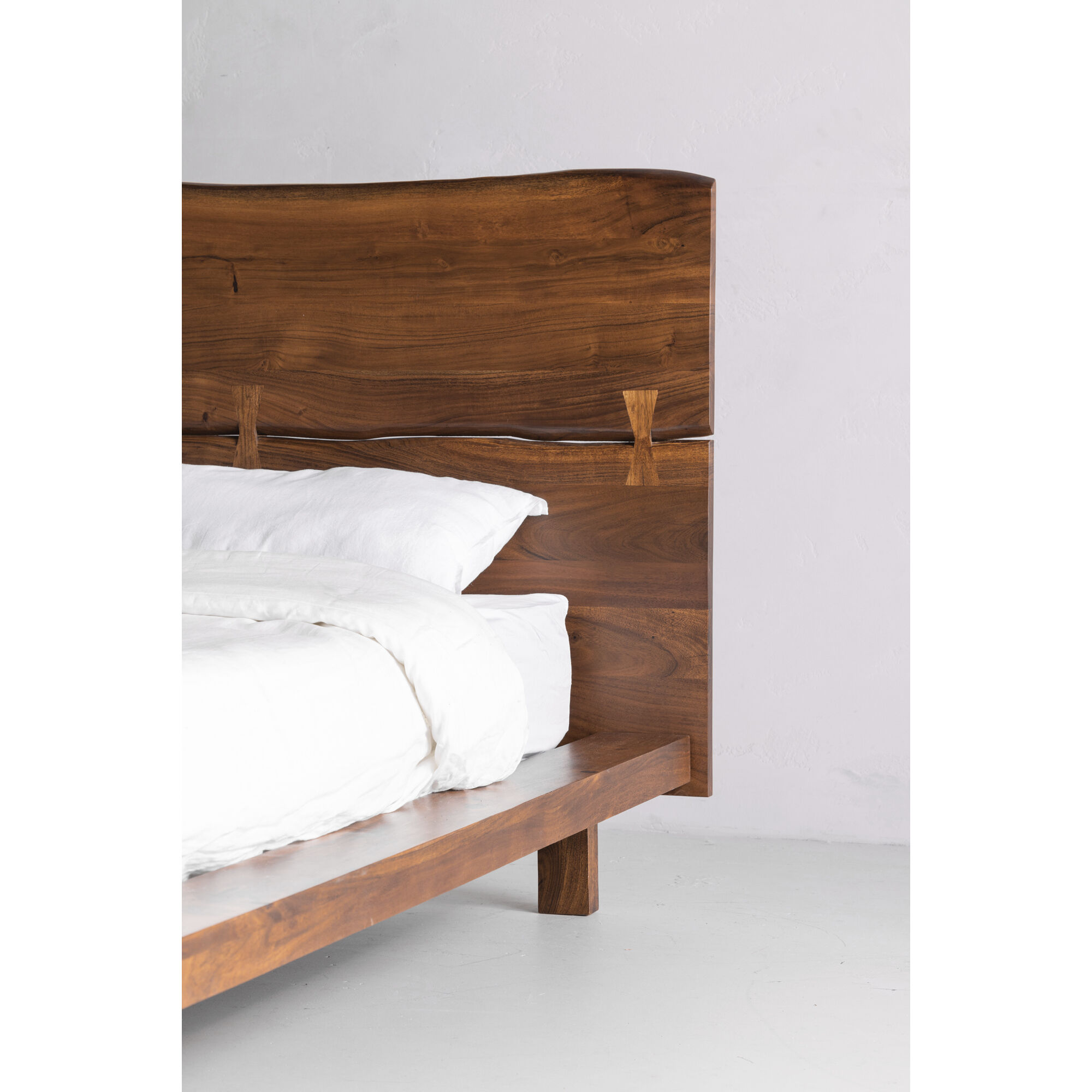 Madagascar Brown Bed, Platform King