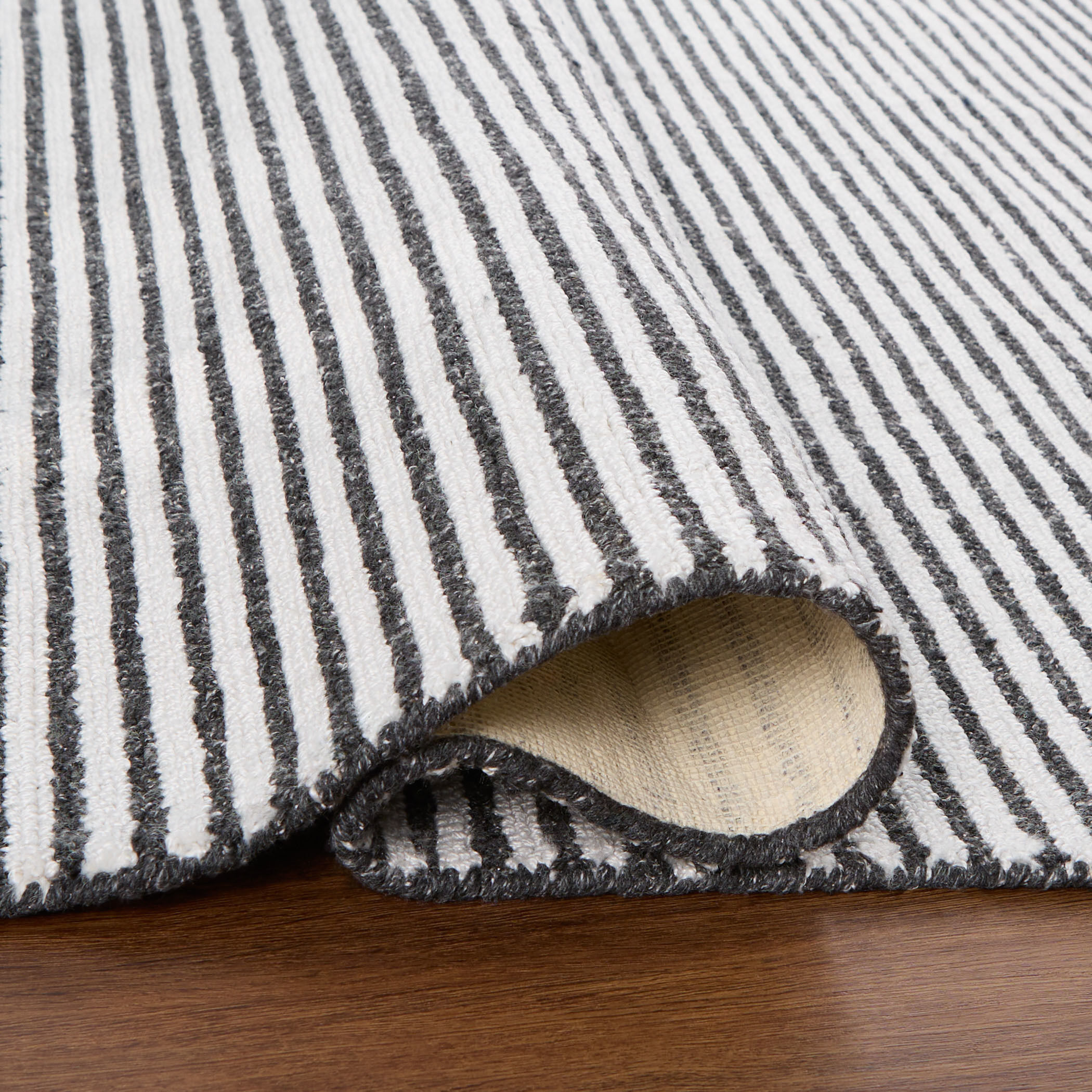 Myra 36 X 24 inch Black/White Rug in 2 x 3
