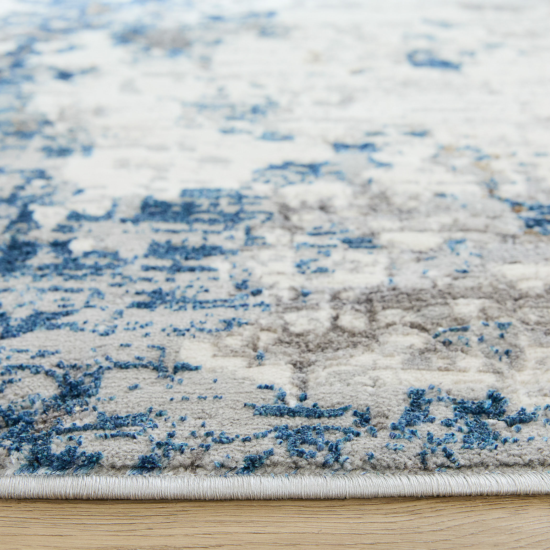 Darica Blue Rug in 8 Round