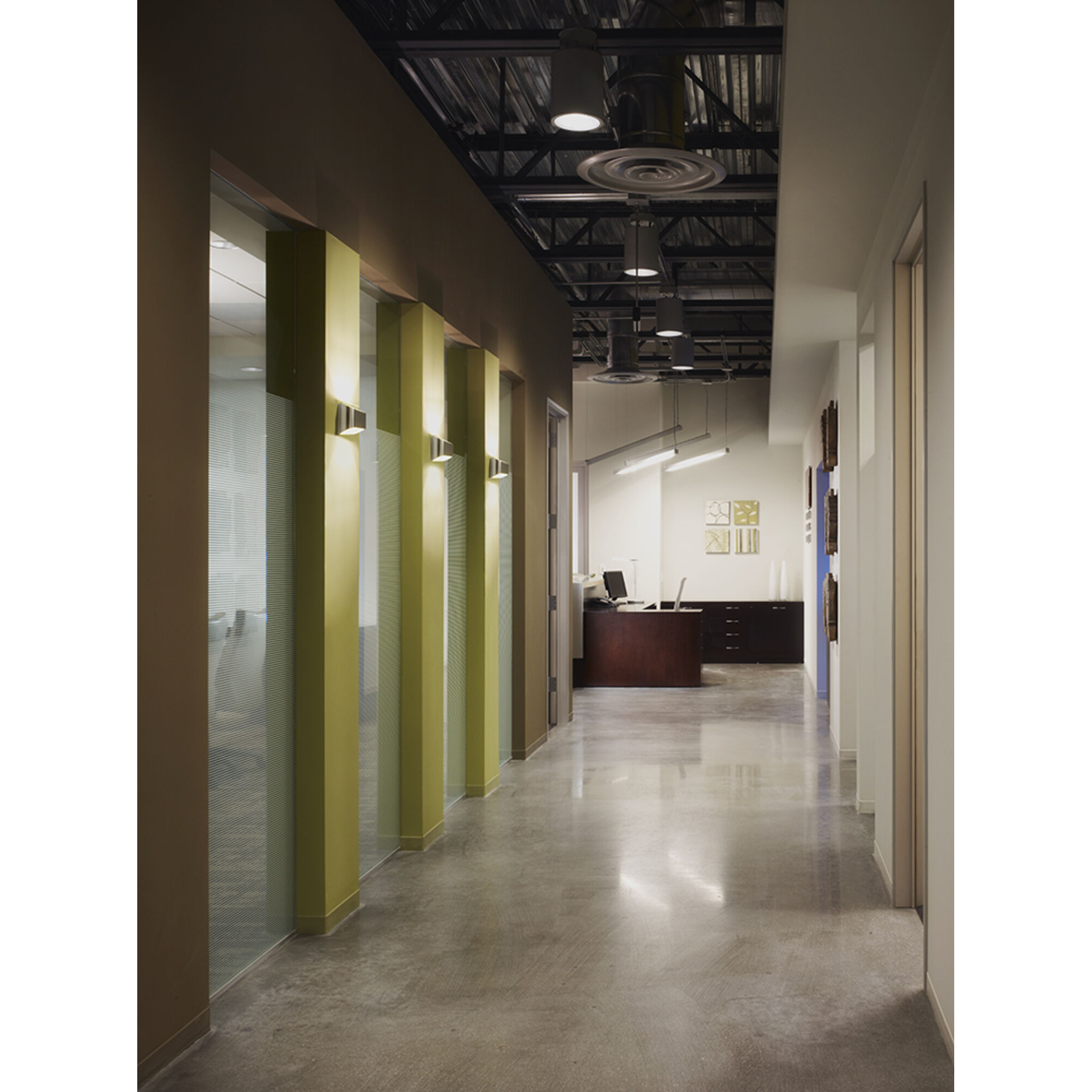 Eclipse 1 Wall Sconce Wall Light in Brushed Aluminum/White